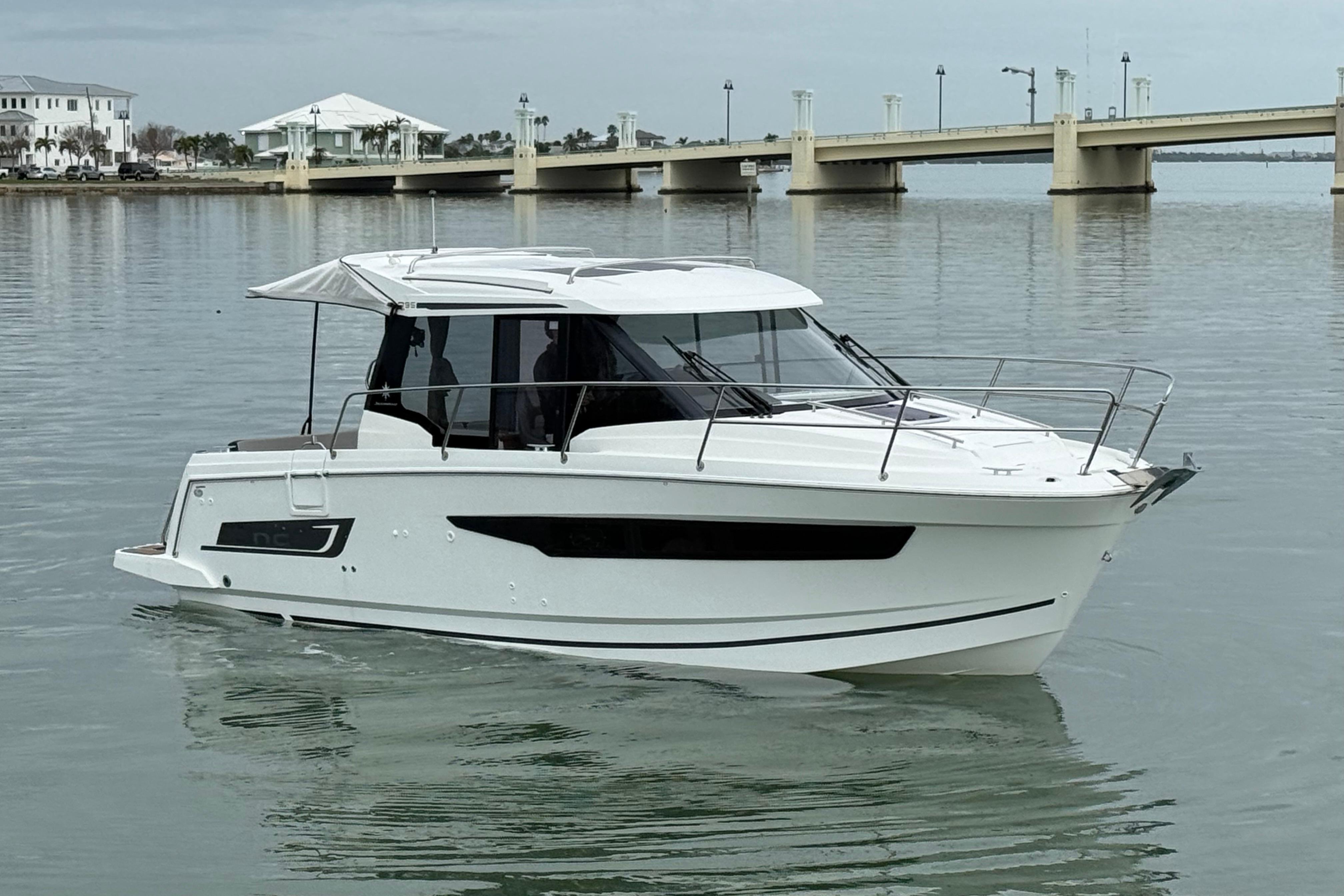 2019 Jeanneau NC 895-2