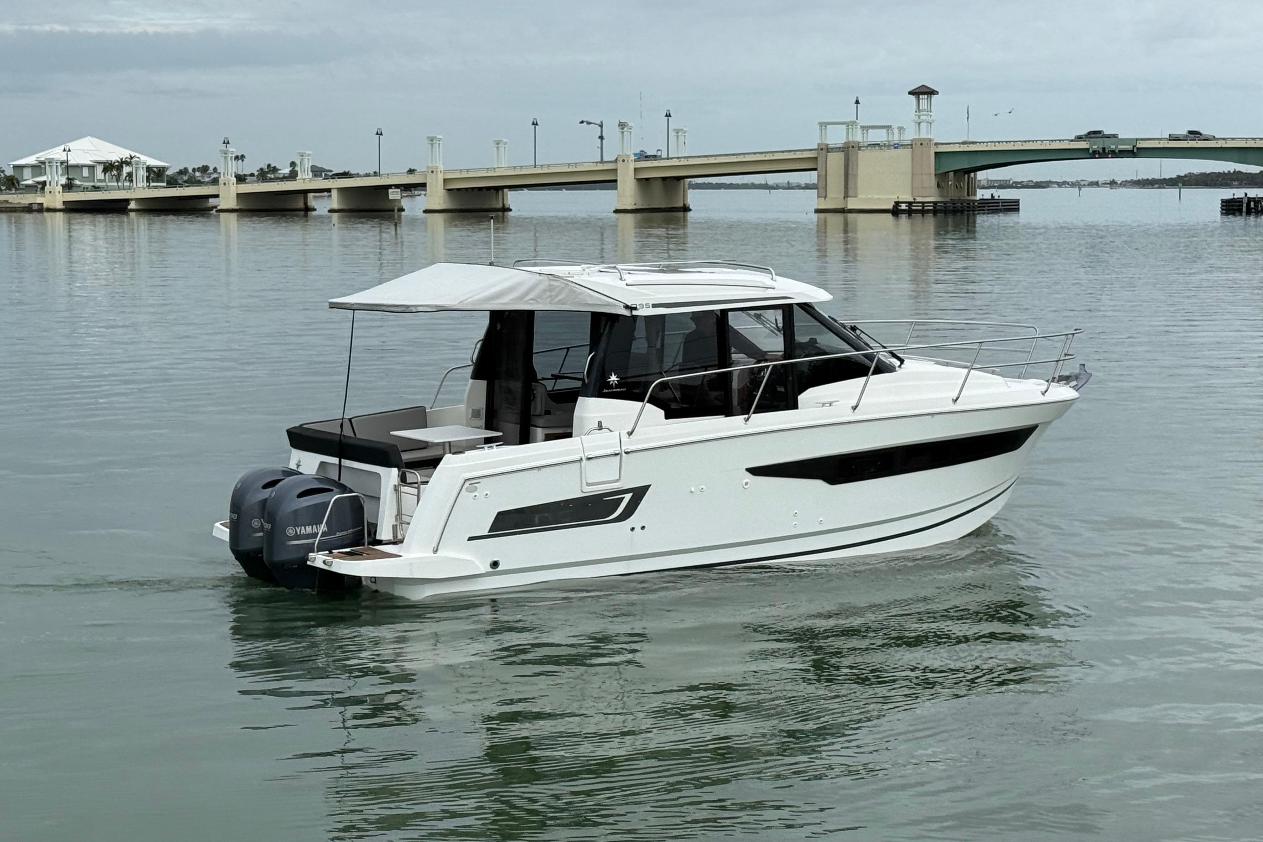 2019 Jeanneau NC 895-3