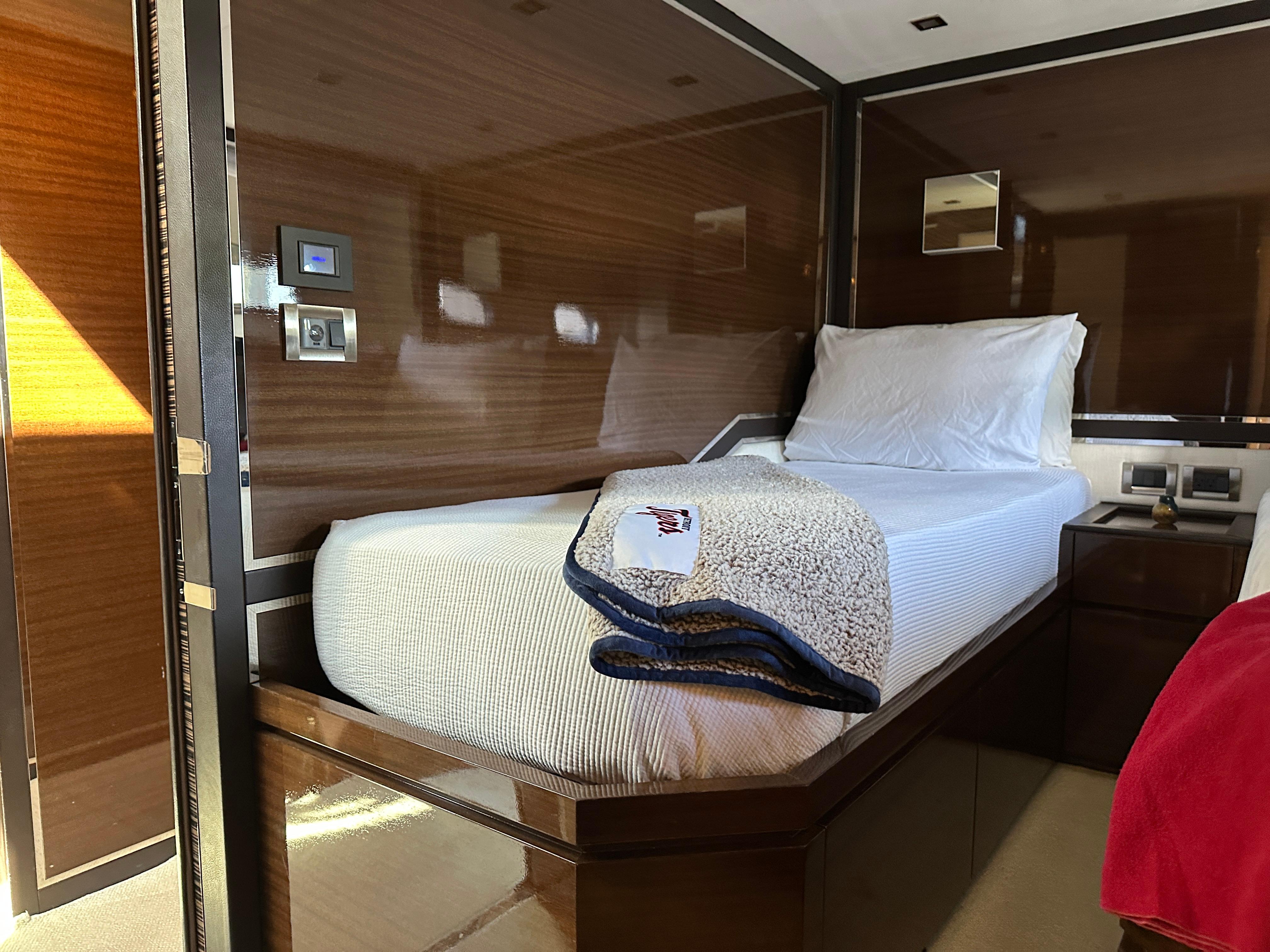 Cheoy Lee-Alpha 87 Express Sportbridge 2014-BBELLA FL-US-Luxurious cabin interior of 2014 Cheoy Lee Alpha 87 Express Sportbridge yacht.-9807207 | Thumbnail