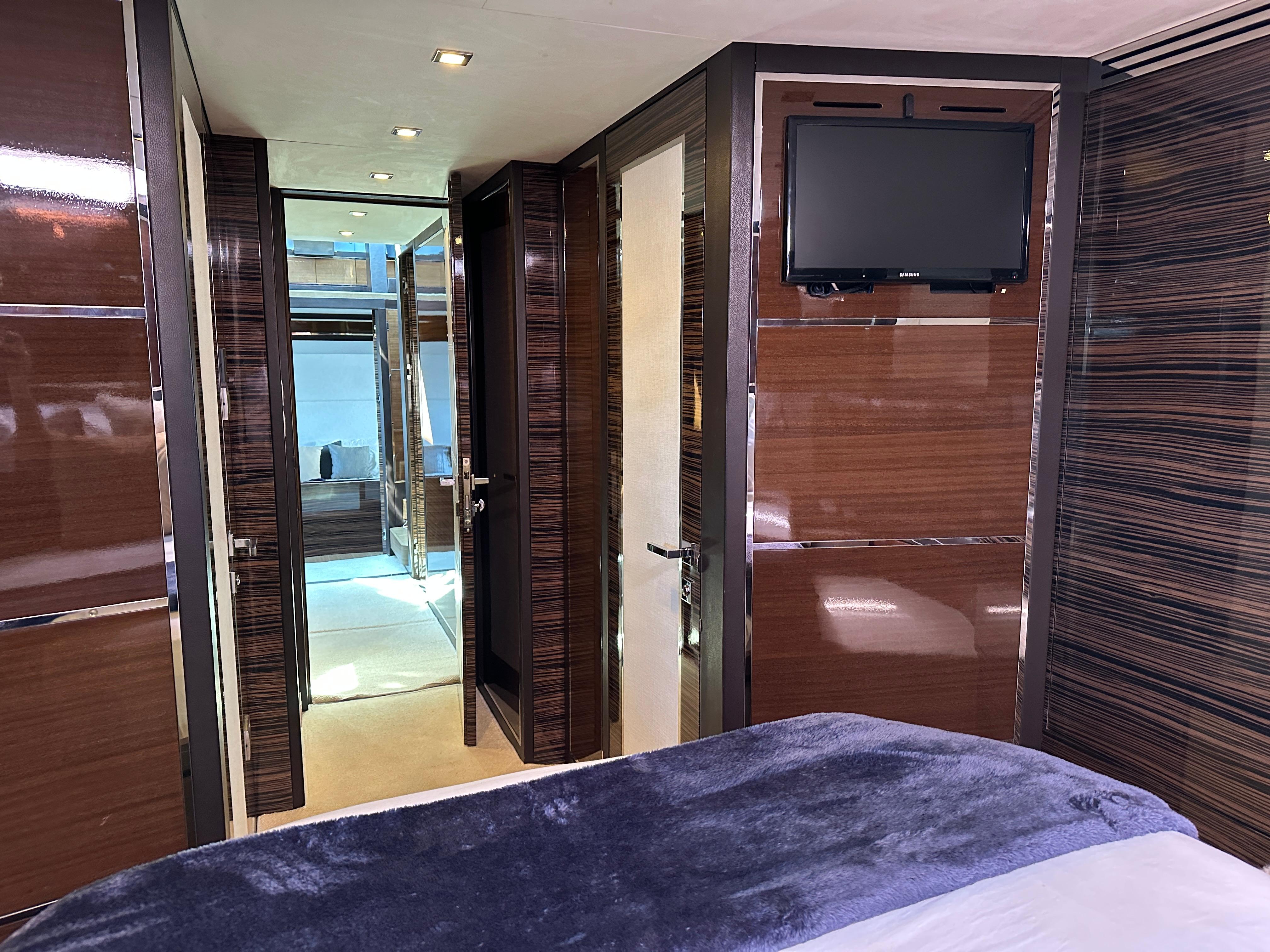 Cheoy Lee-Alpha 87 Express Sportbridge 2014-BBELLA FL-US-Luxurious interior of 2014 Cheoy Lee Alpha 87 Express Sportbridge yacht bedroom.-9807207 | Thumbnail