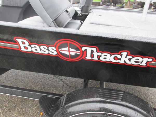 2021 Tracker Boats boat for sale, model of the boat is Bass Tracker Classic XL & Image # 21 of 23