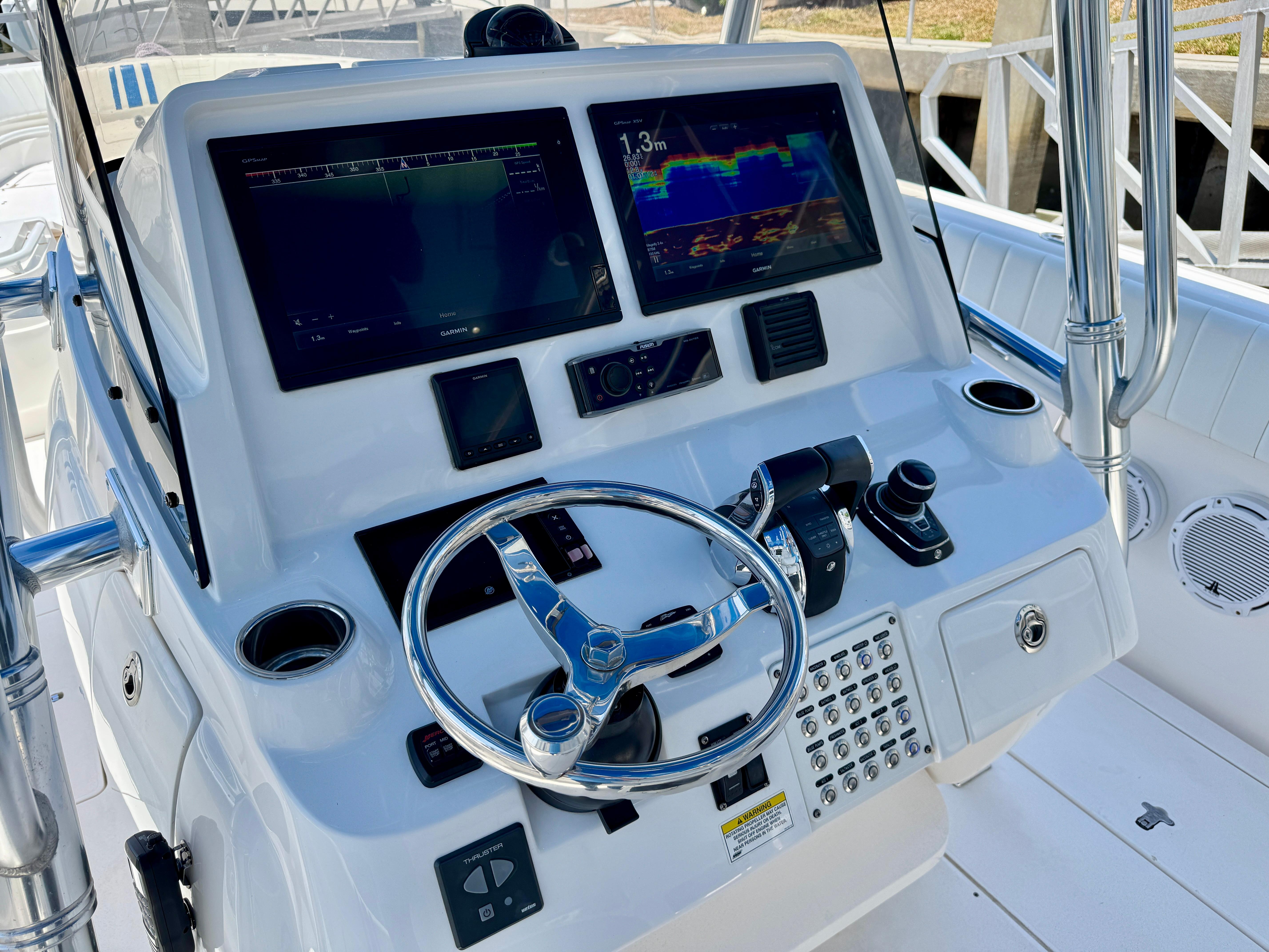 2017-intrepid-400-center-console-power-9787272-20250508104437356-1_XLARGE