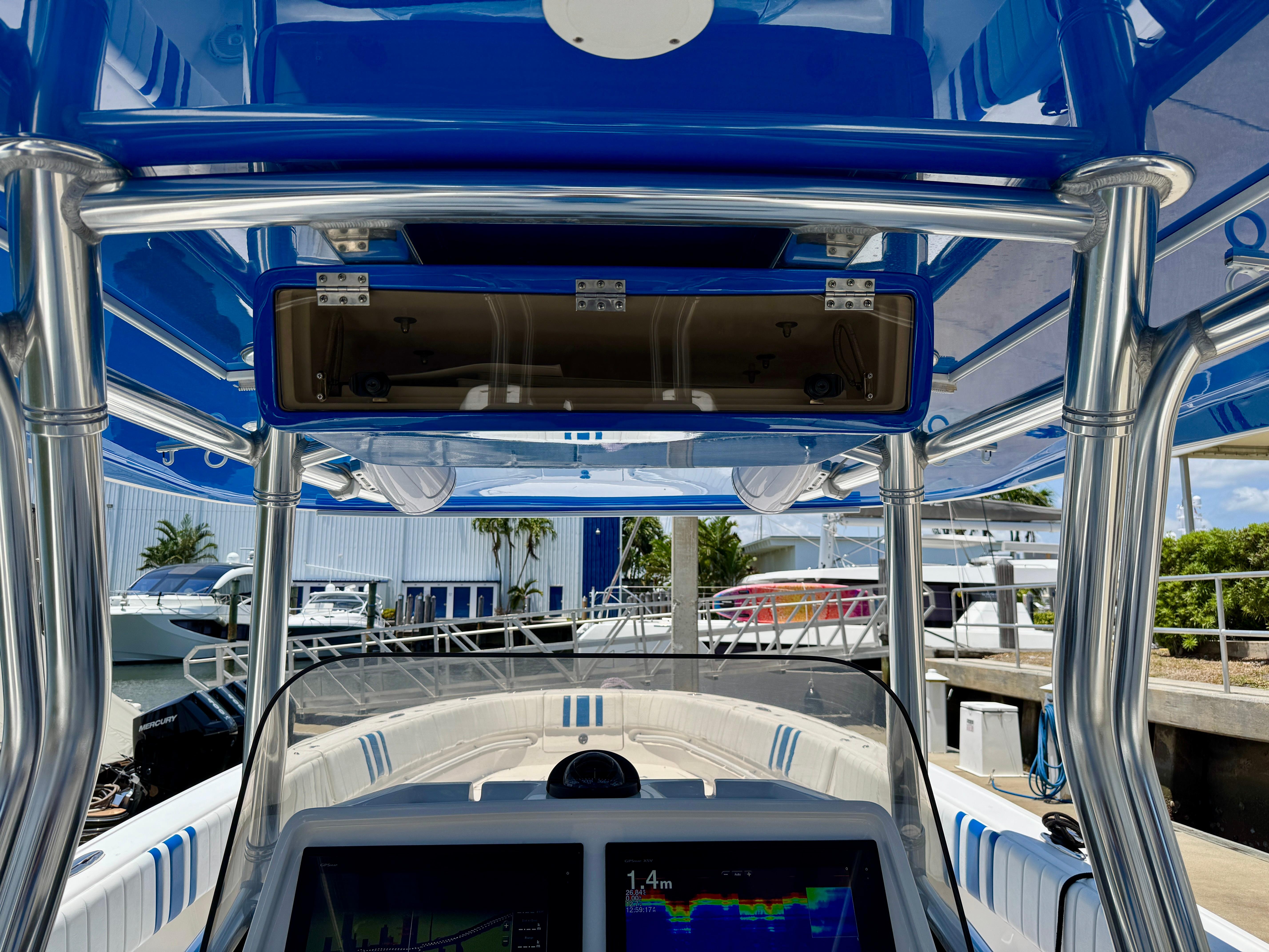 2017-intrepid-400-center-console-power-9787272-20250508104507218-1_XLARGE