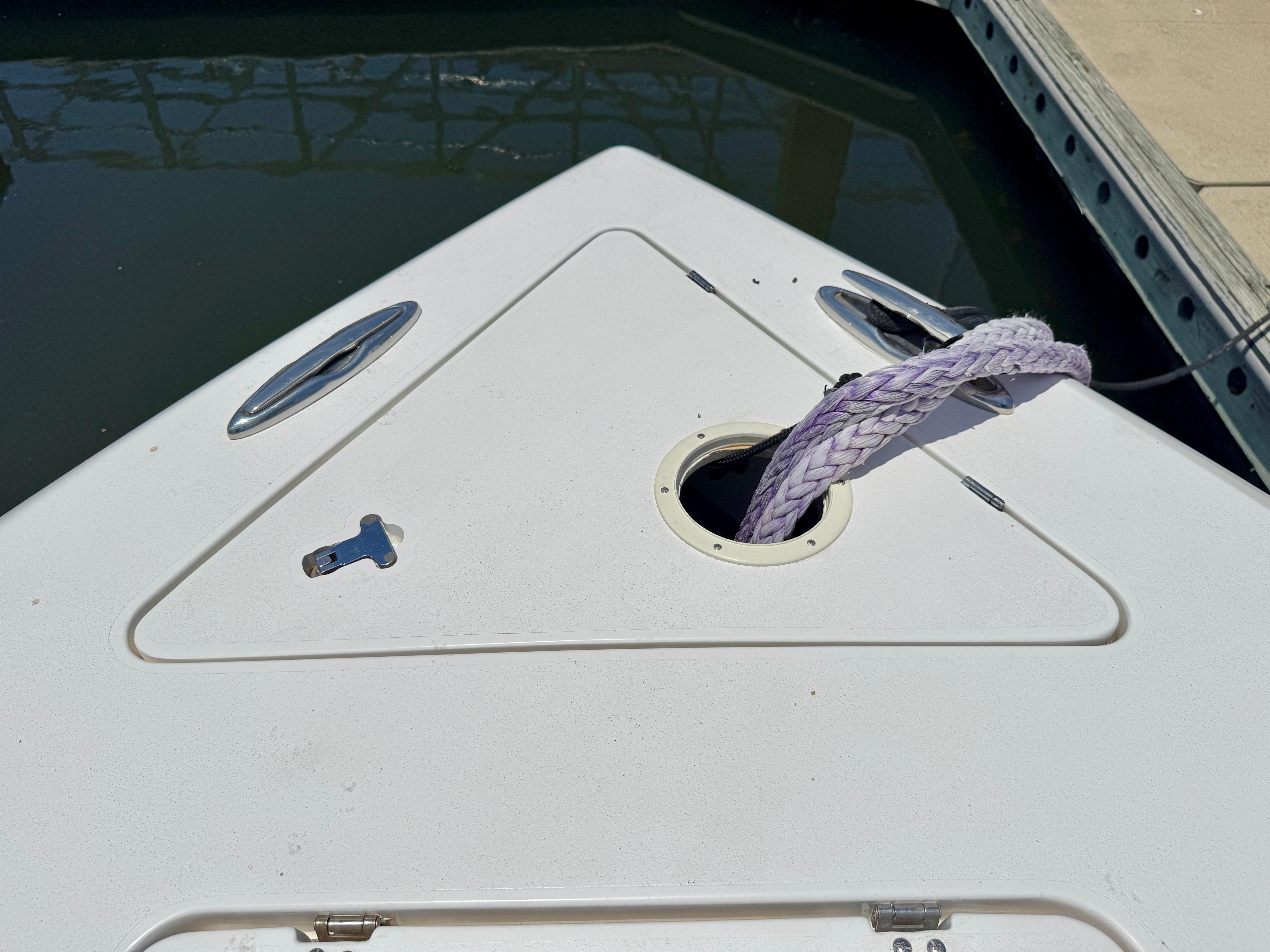 2017-intrepid-400-center-console-power-9787272-20250508104558122-1_XLARGE