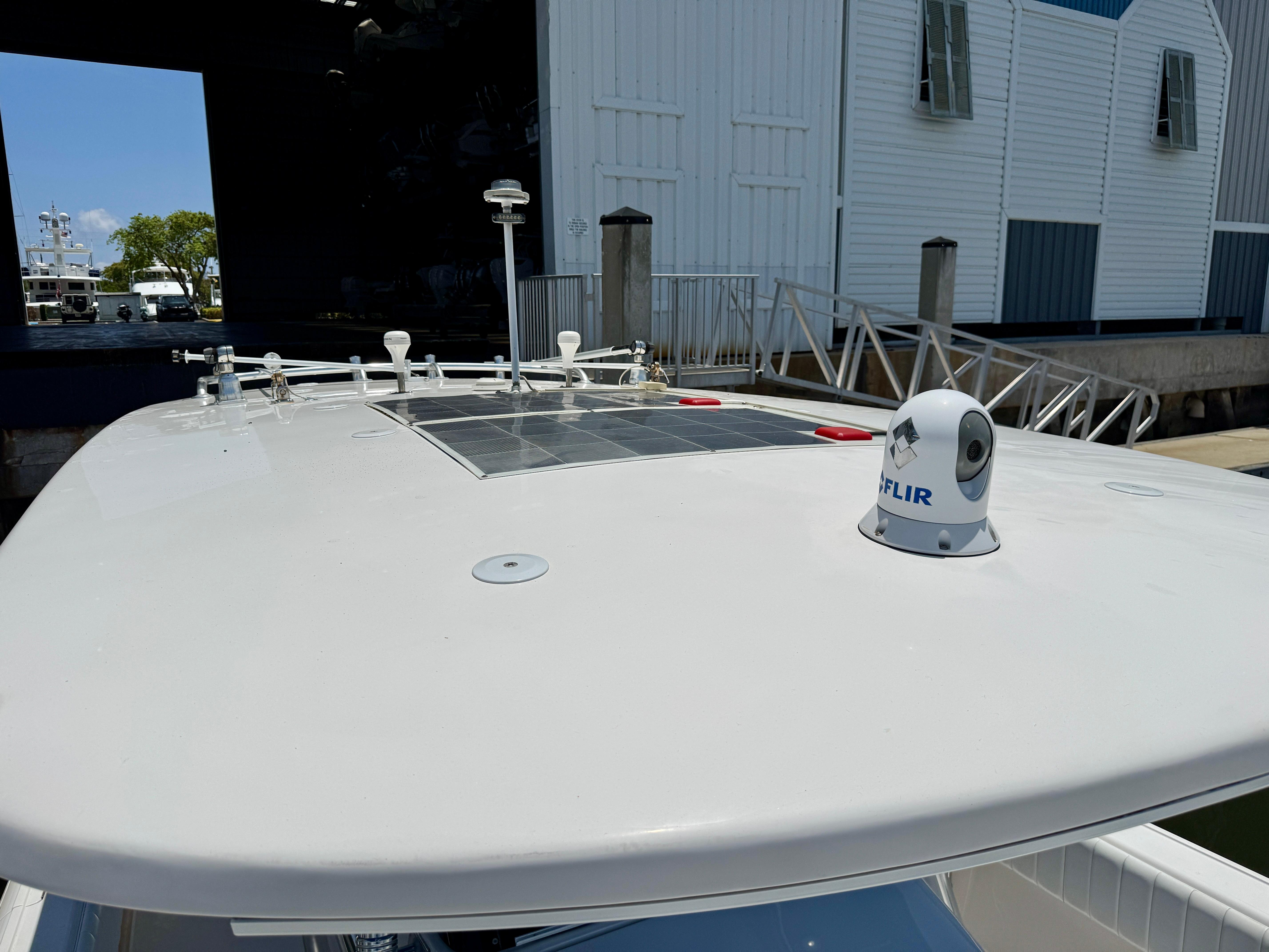 2017-intrepid-400-center-console-power-9787272-20250508104618919-1_XLARGE