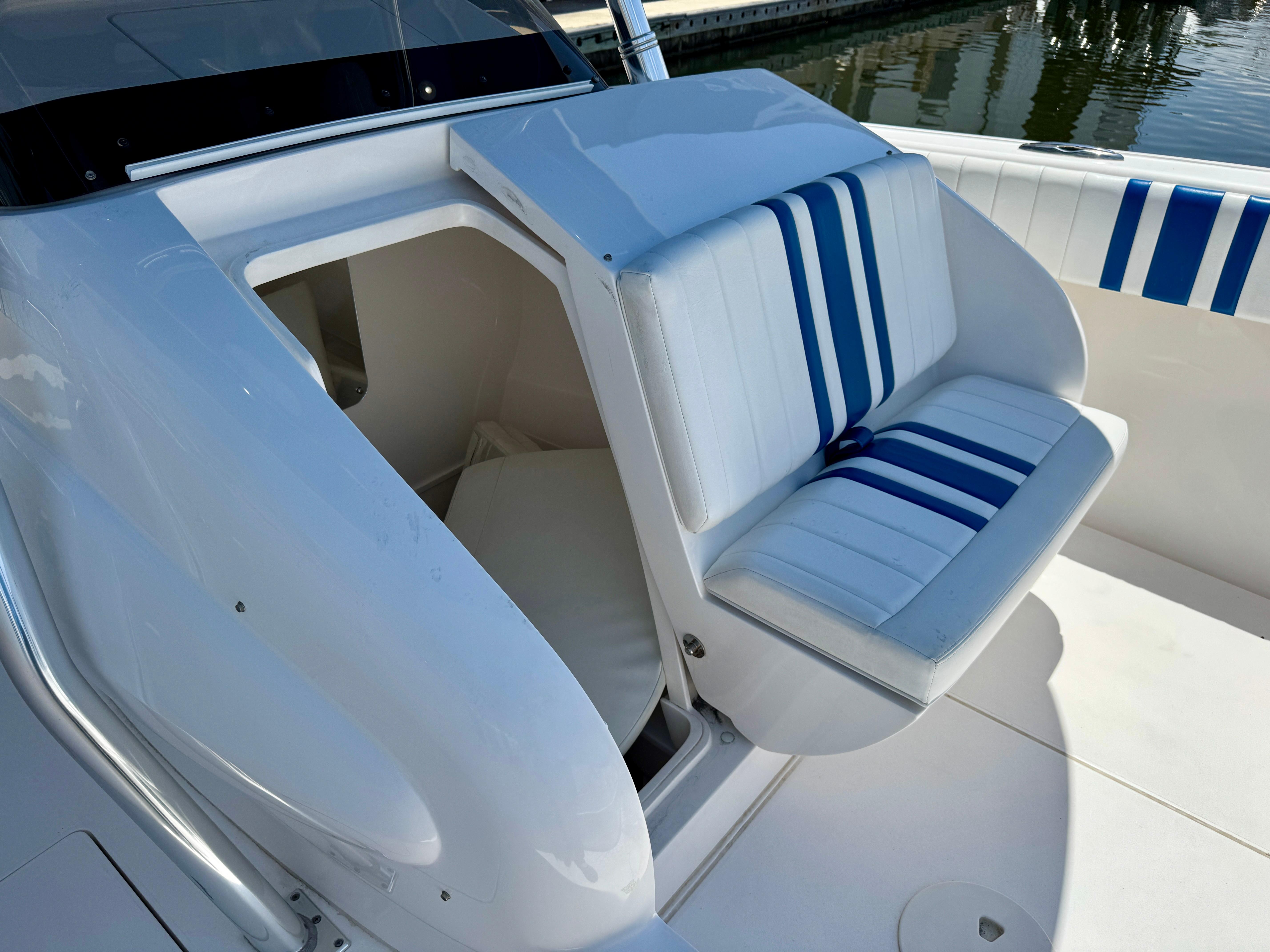 2017-intrepid-400-center-console-power-9787272-20250508104627433-1_XLARGE