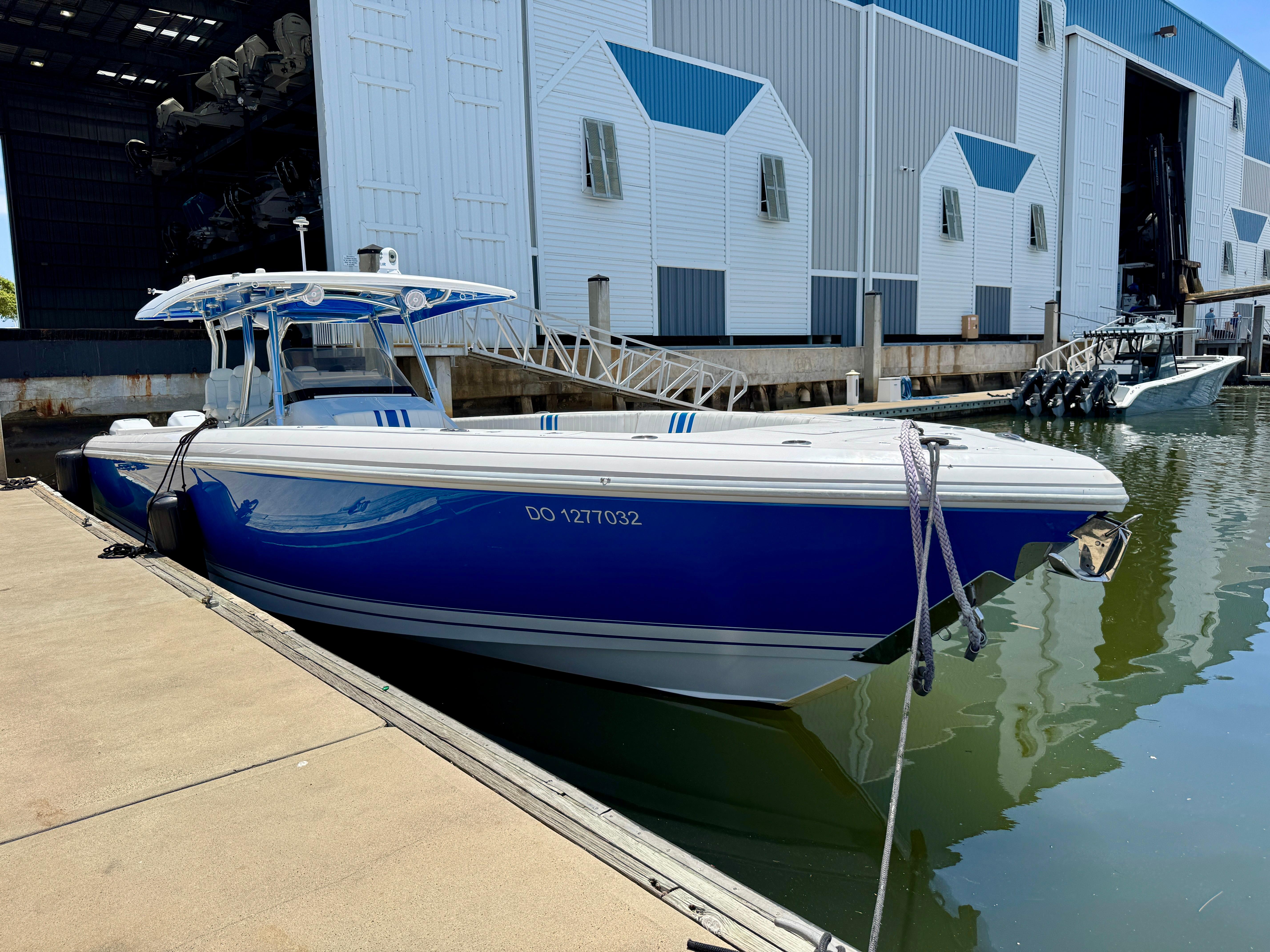 2017-intrepid-400-center-console-power-9787272-20250508104706597-1_XLARGE