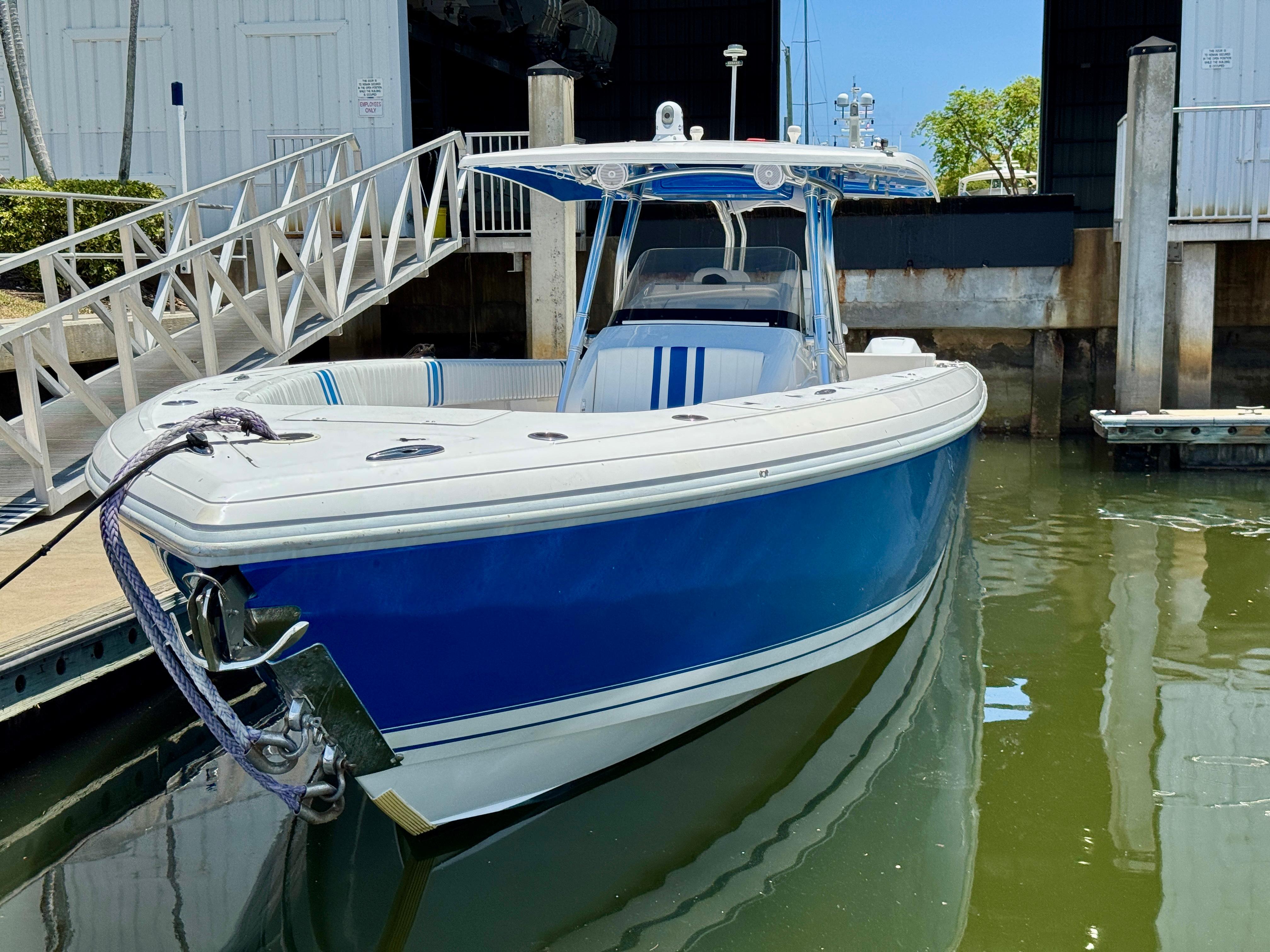 2017-intrepid-400-center-console-power-9787272-20250508104714707-1_XLARGE