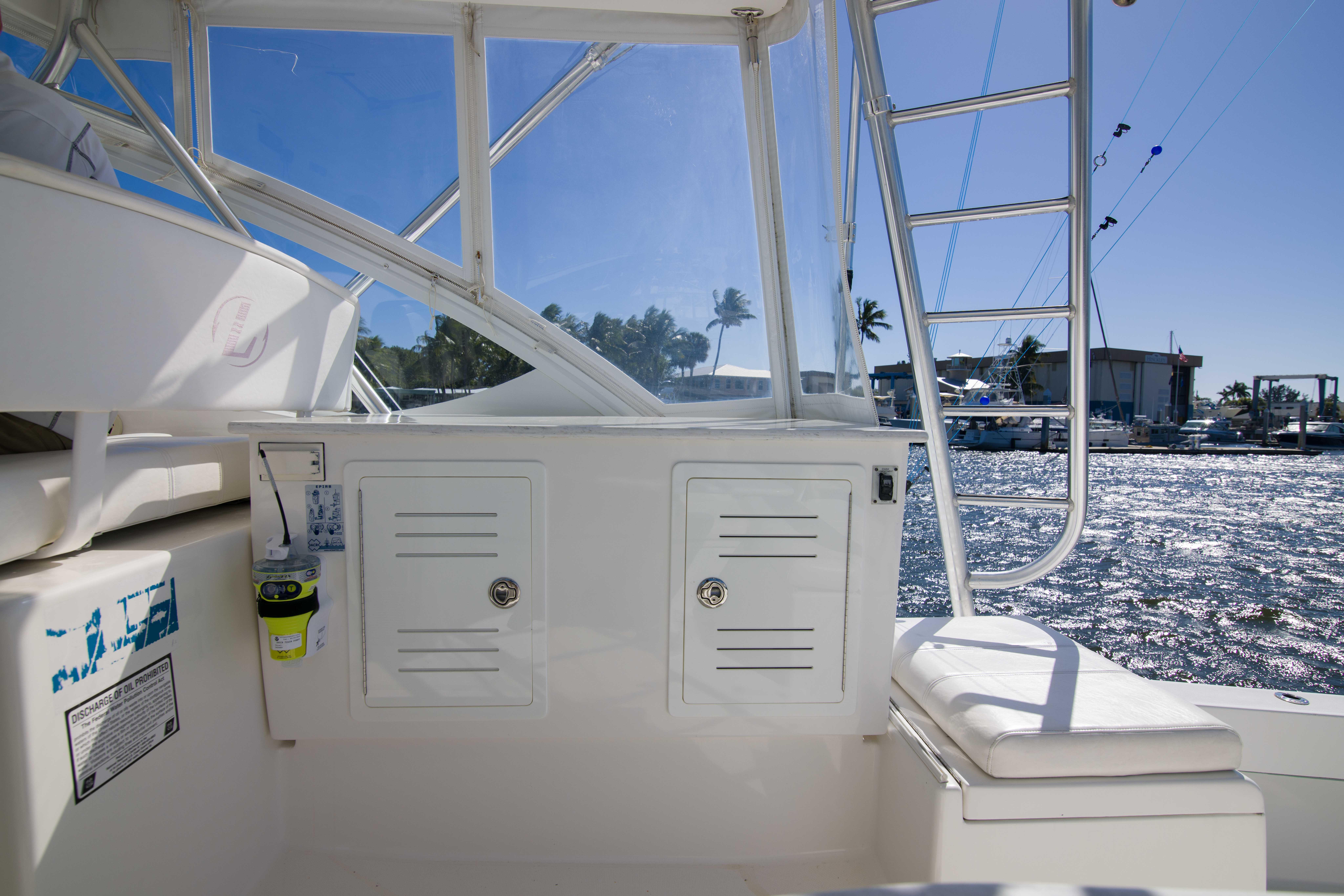 2010-luhrs-canyon-express-power-9727273-20250325070000105-1_XLARGE