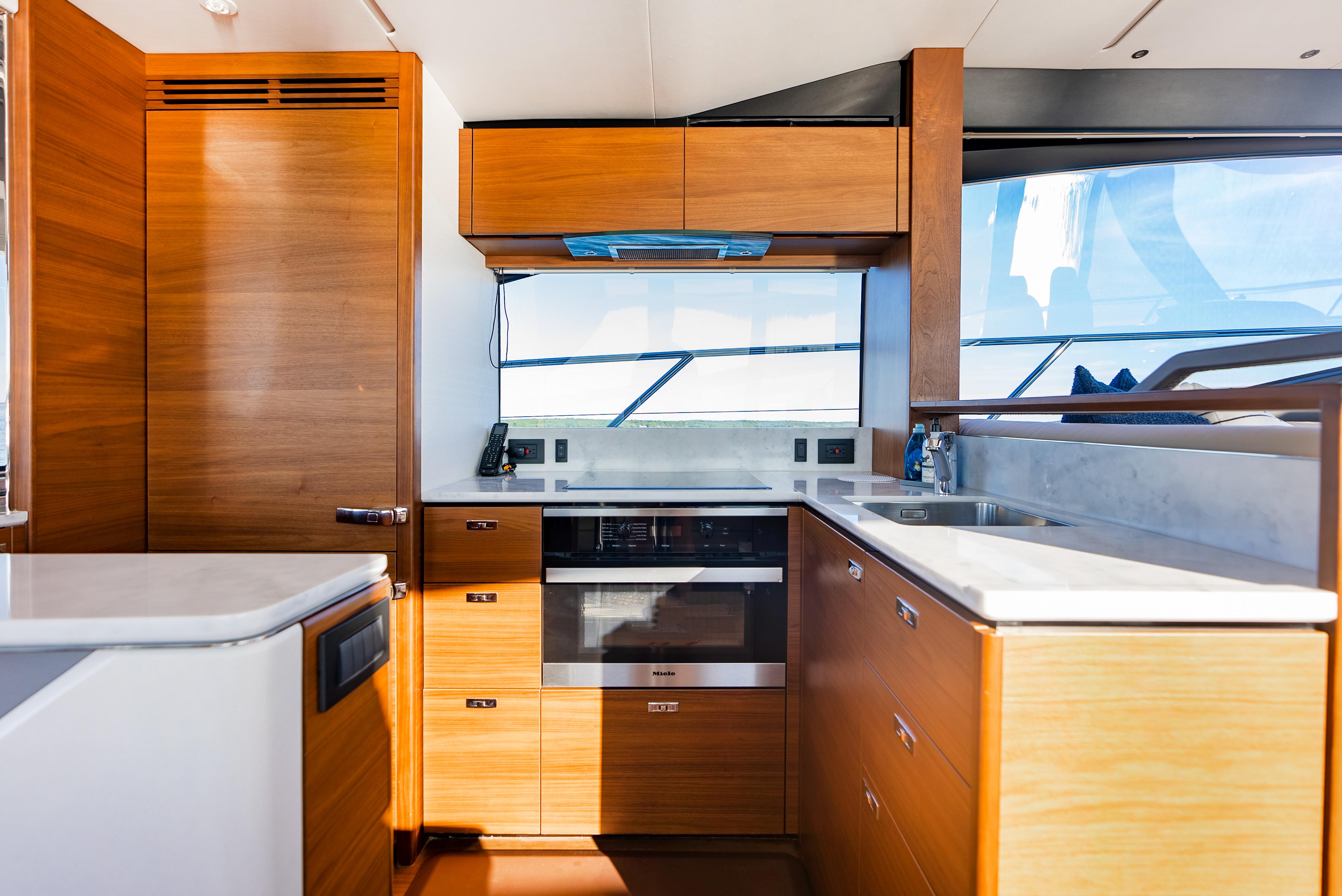 2020 Princess S62 RAWBAR
