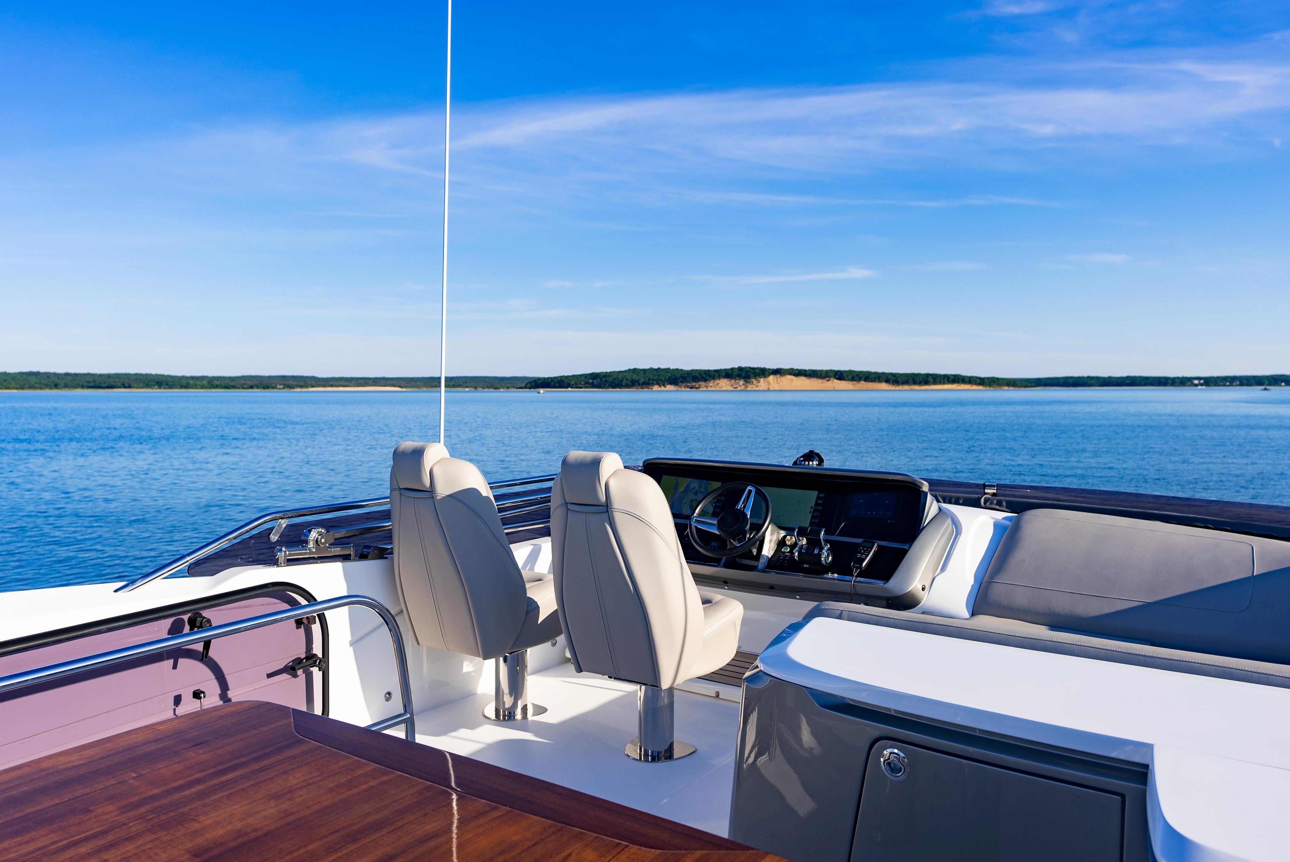 2020 Princess S62 RAWBAR