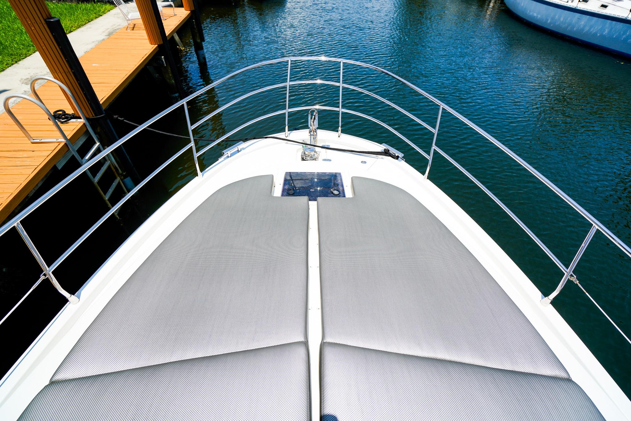 2017-azimut-42-fly-power-9817281-20250528121502880-1_XLARGE