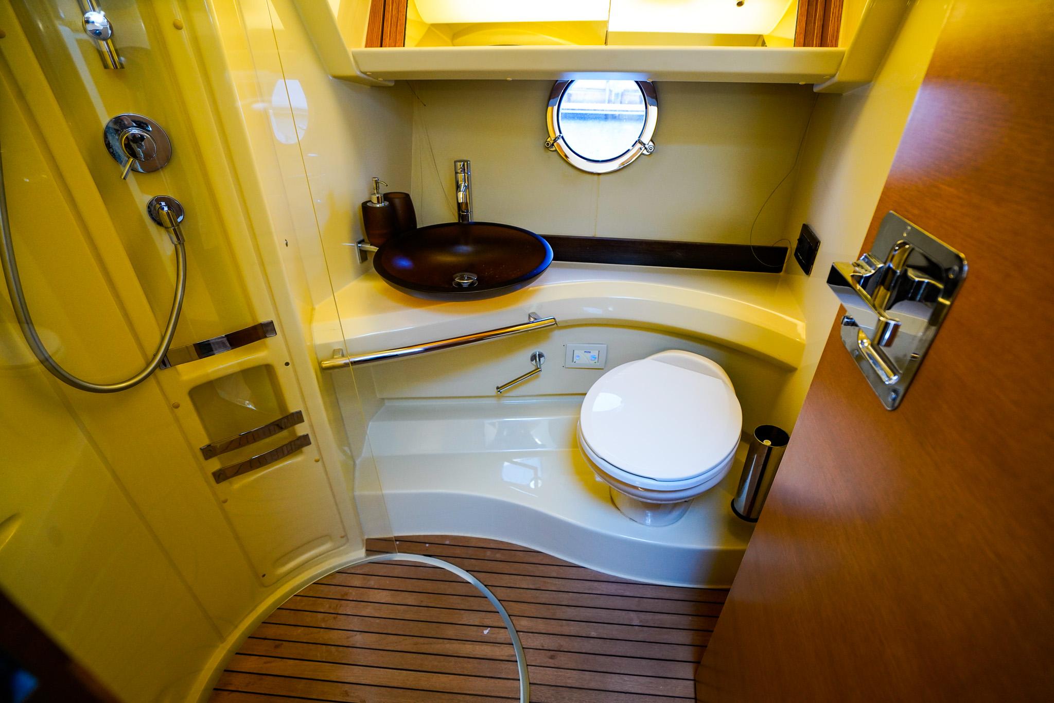 2017-azimut-42-fly-power-9817281-20250528121534836-1_XLARGE