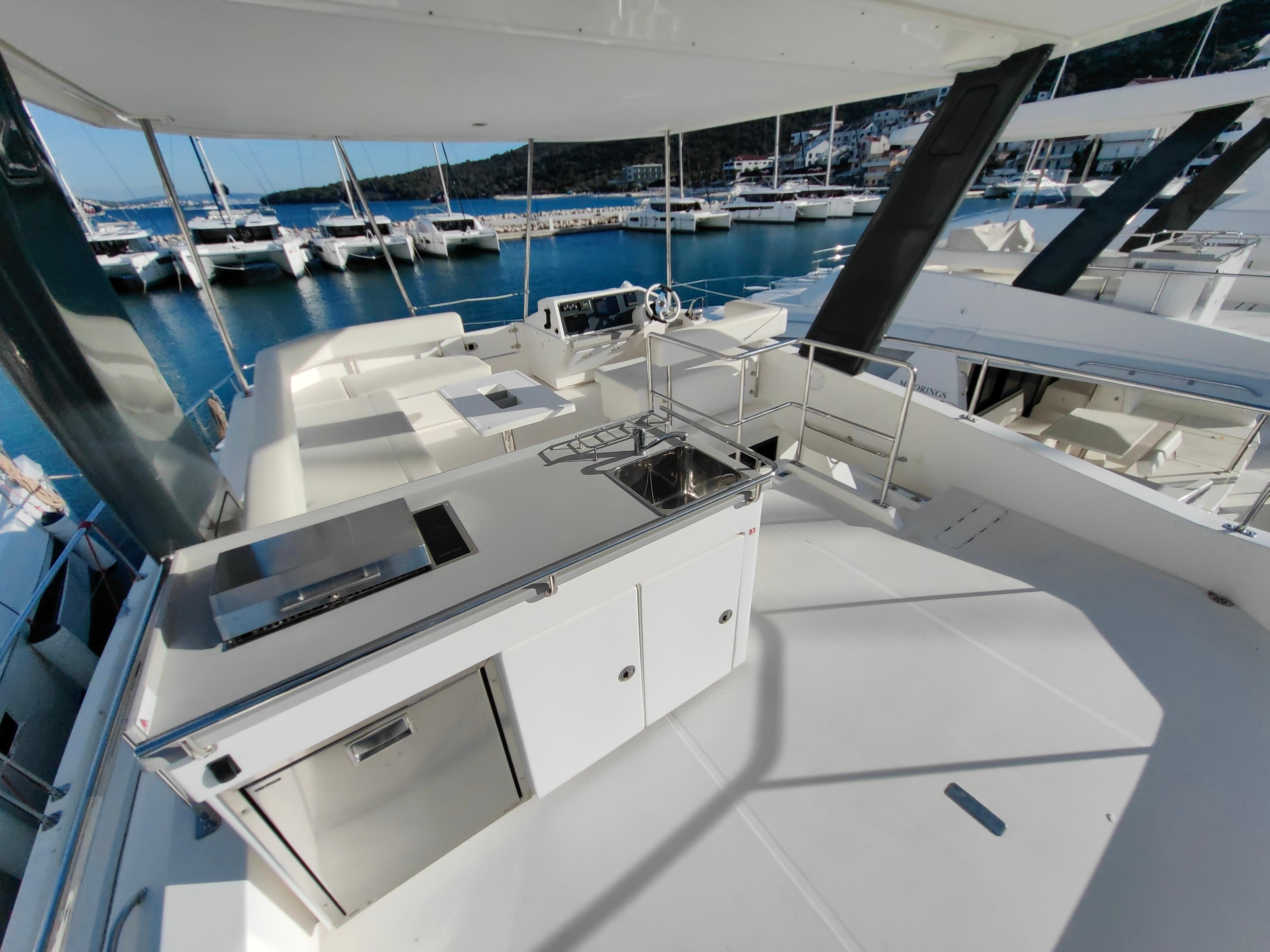 Leopard 43 Powercat Power Catamaran LORENA for sale | Leopard Brokerage