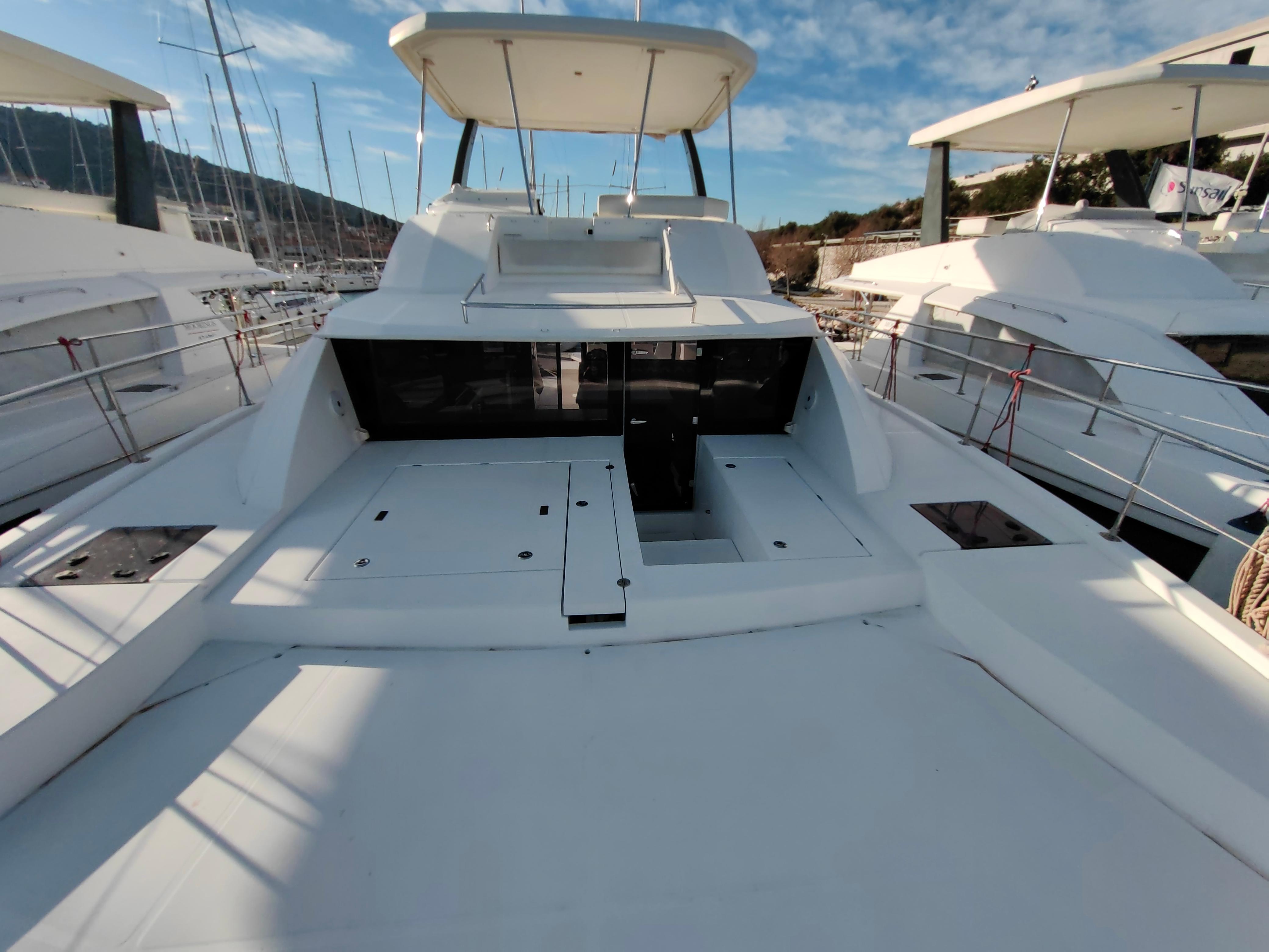 Leopard 43 Powercat Power Catamaran LORENA for sale | Leopard Brokerage