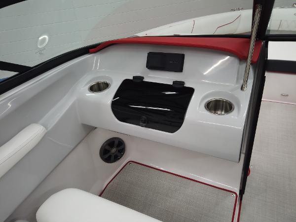 2021 Regal boat for sale, model of the boat is LS2 & Image # 7 of 11
