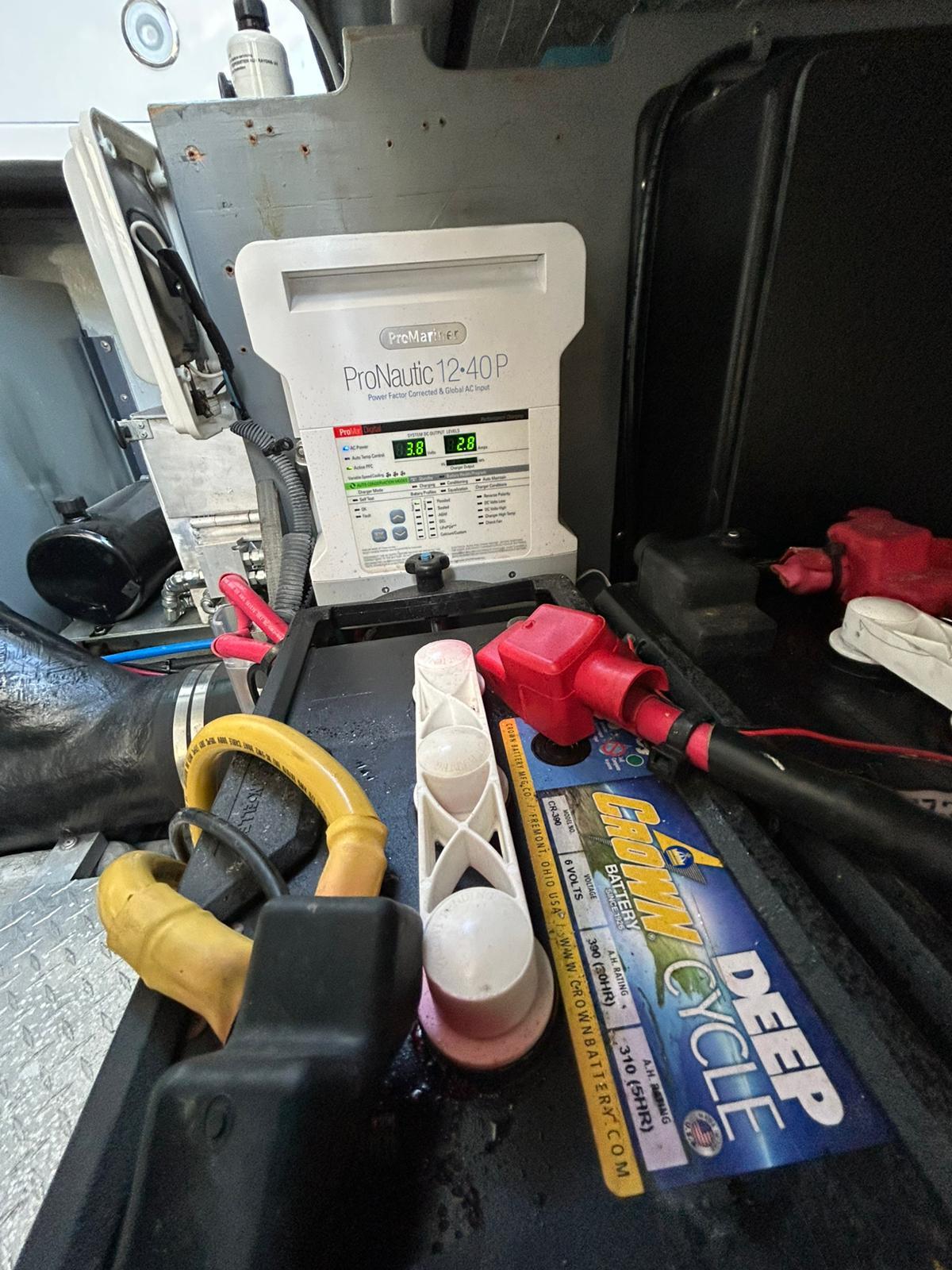 2001-sea-ray-410-express-power-9797288-20250520100706768-1_XLARGE