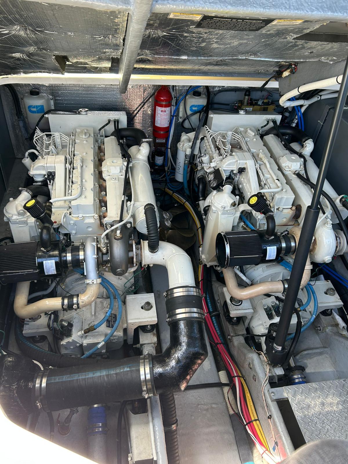 2001-sea-ray-410-express-power-9797288-20250520100745241-1_XLARGE