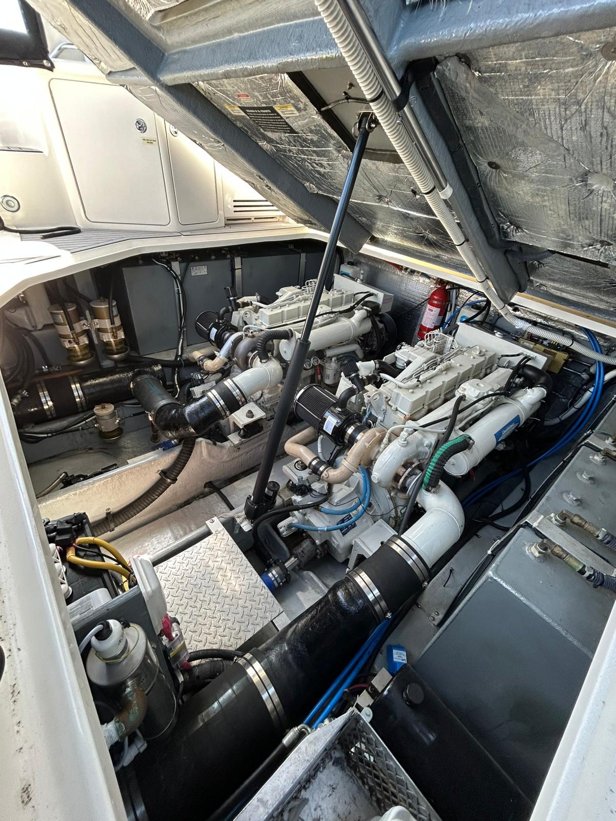 2001-sea-ray-410-express-power-9797288-20250520100756342-1_XLARGE