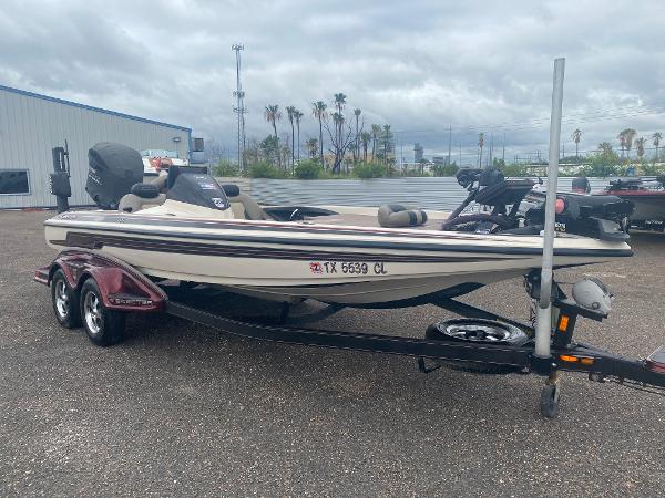 2013 Skeeter boat for sale, model of the boat is FX 20 & Image # 1 of 16