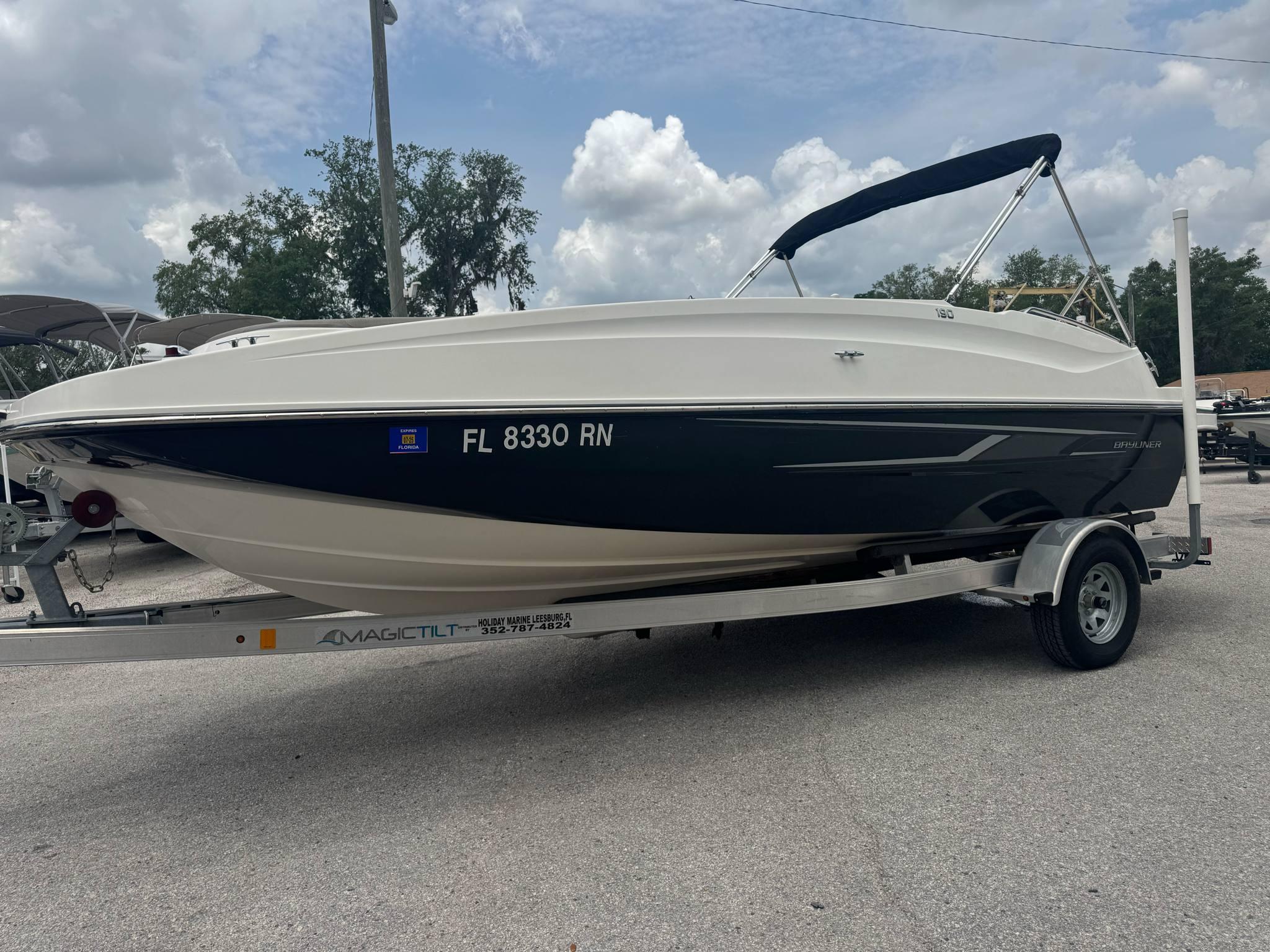 2016 Bayliner 190 Deck Boat