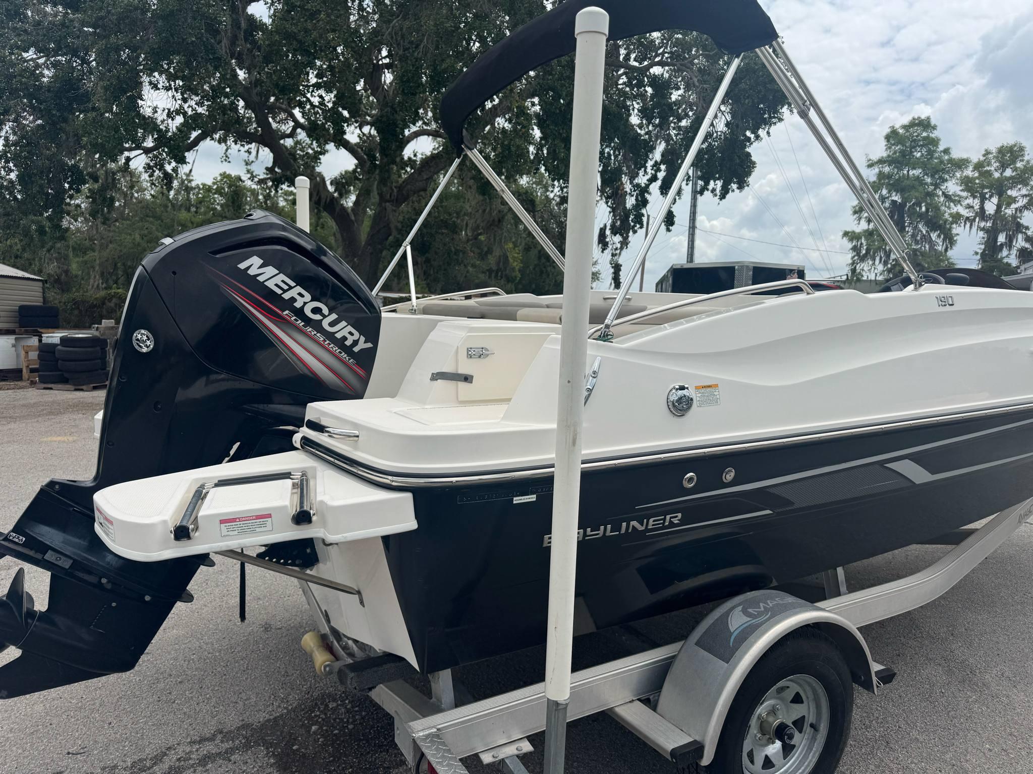 2016 Bayliner 190 Deck Boat-8