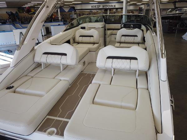 2021 Regal boat for sale, model of the boat is LS6 & Image # 4 of 11