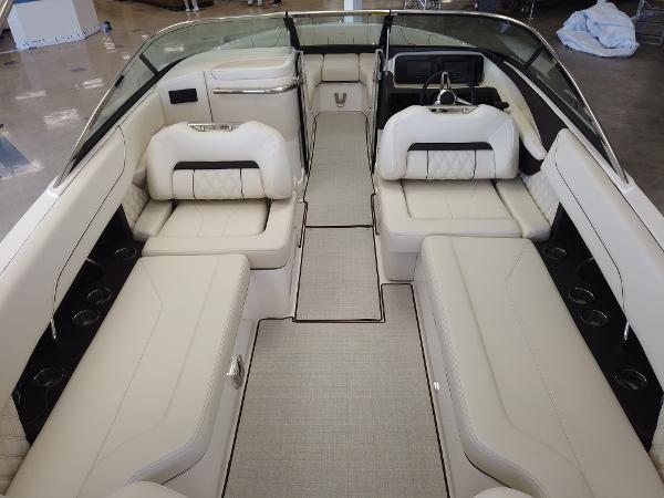 2021 Regal boat for sale, model of the boat is LS6 & Image # 5 of 11
