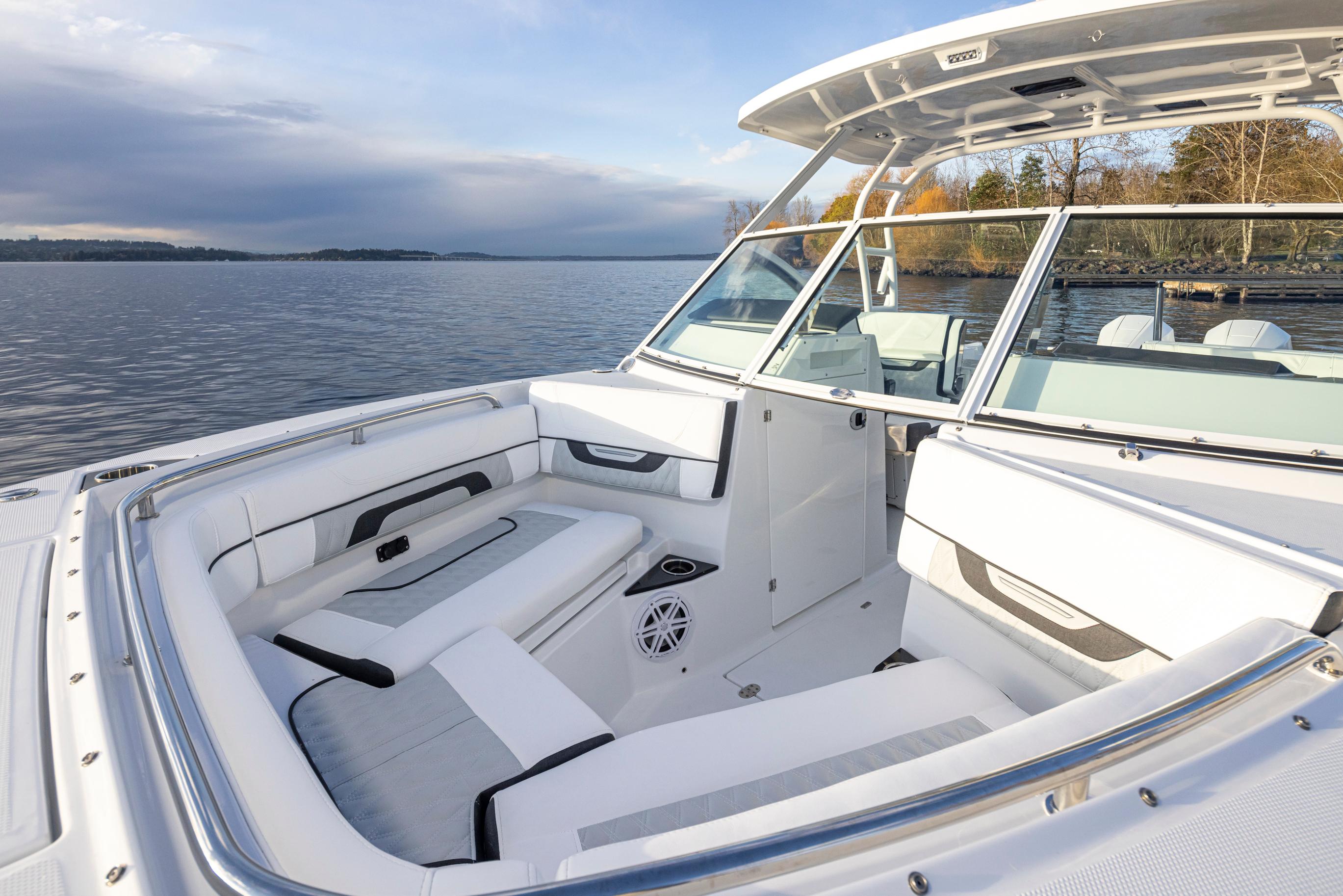 2024-blackfin-252-dc-power-9407299-20240528120517429-1_XLARGE