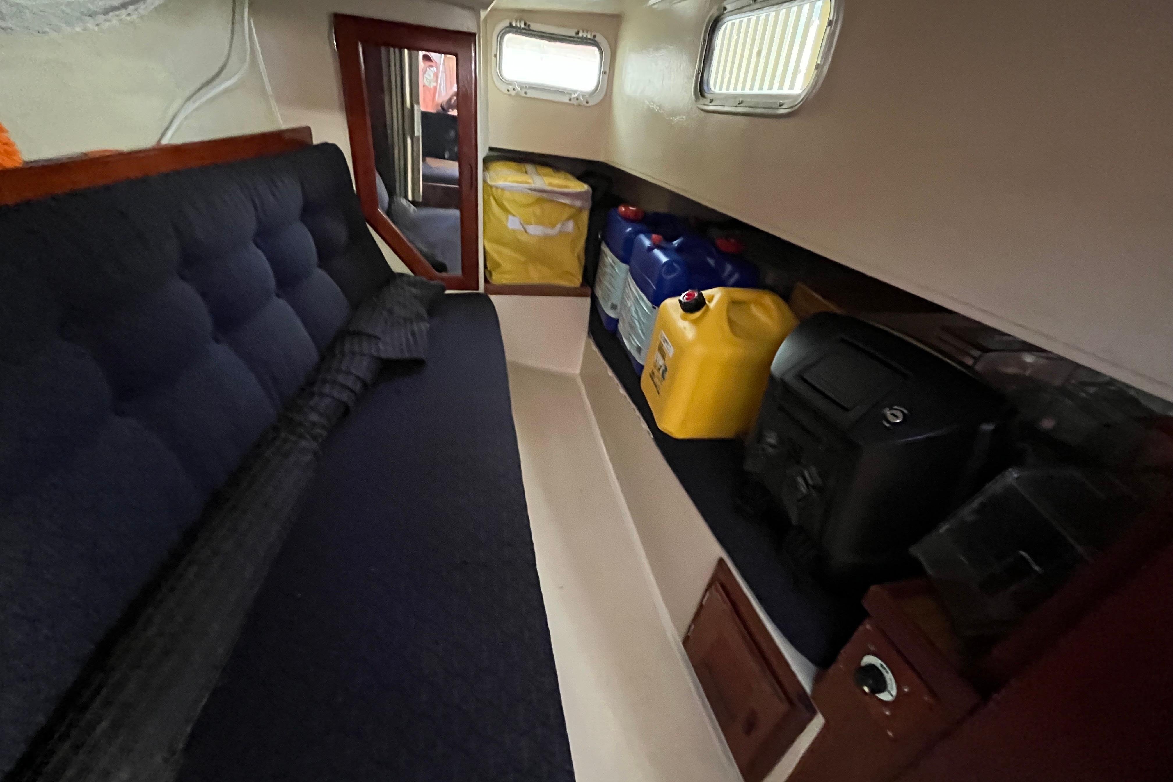 Image [38] of 1984 Catalina 36