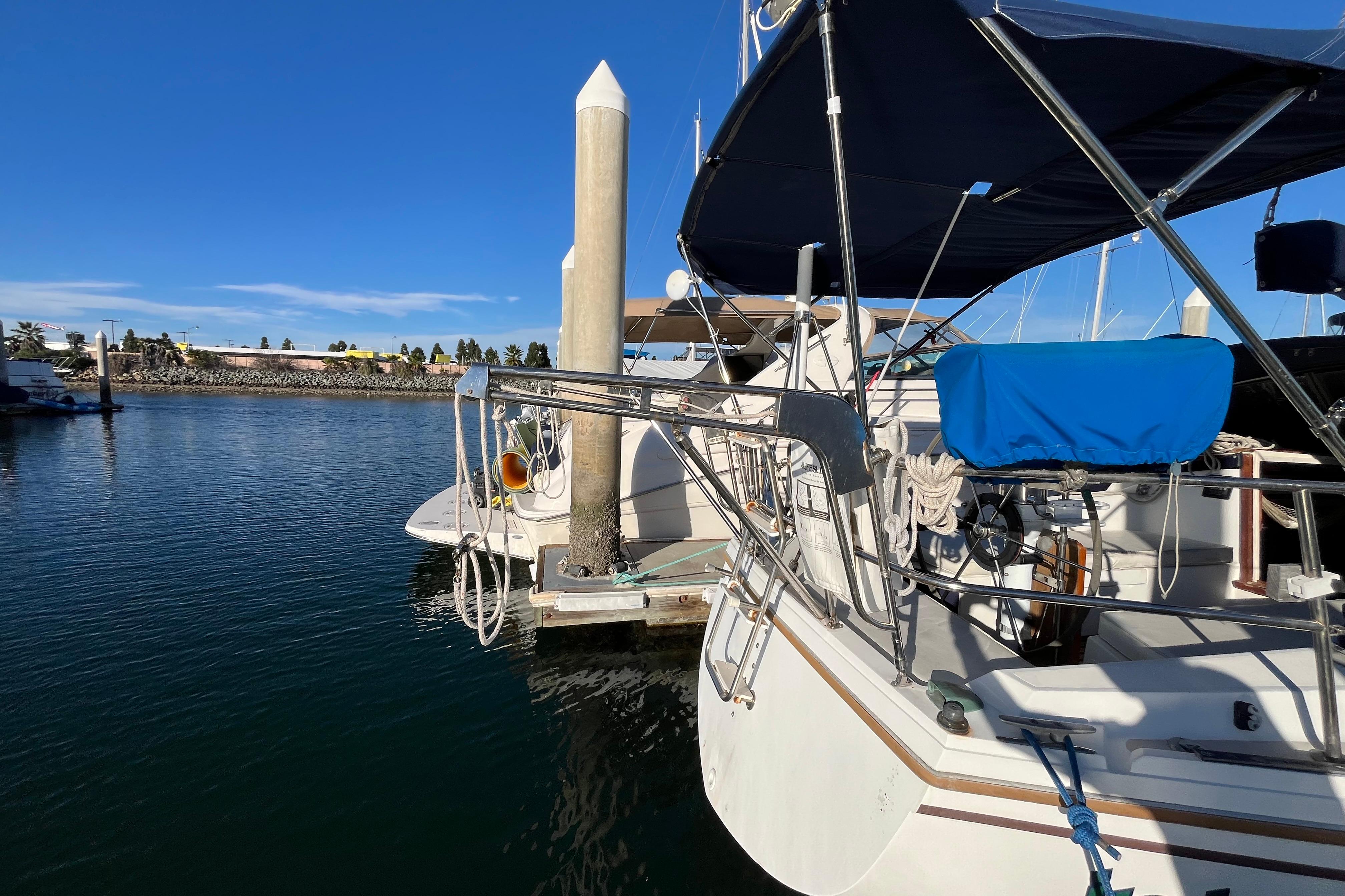 Image [4] of 1984 Catalina 36