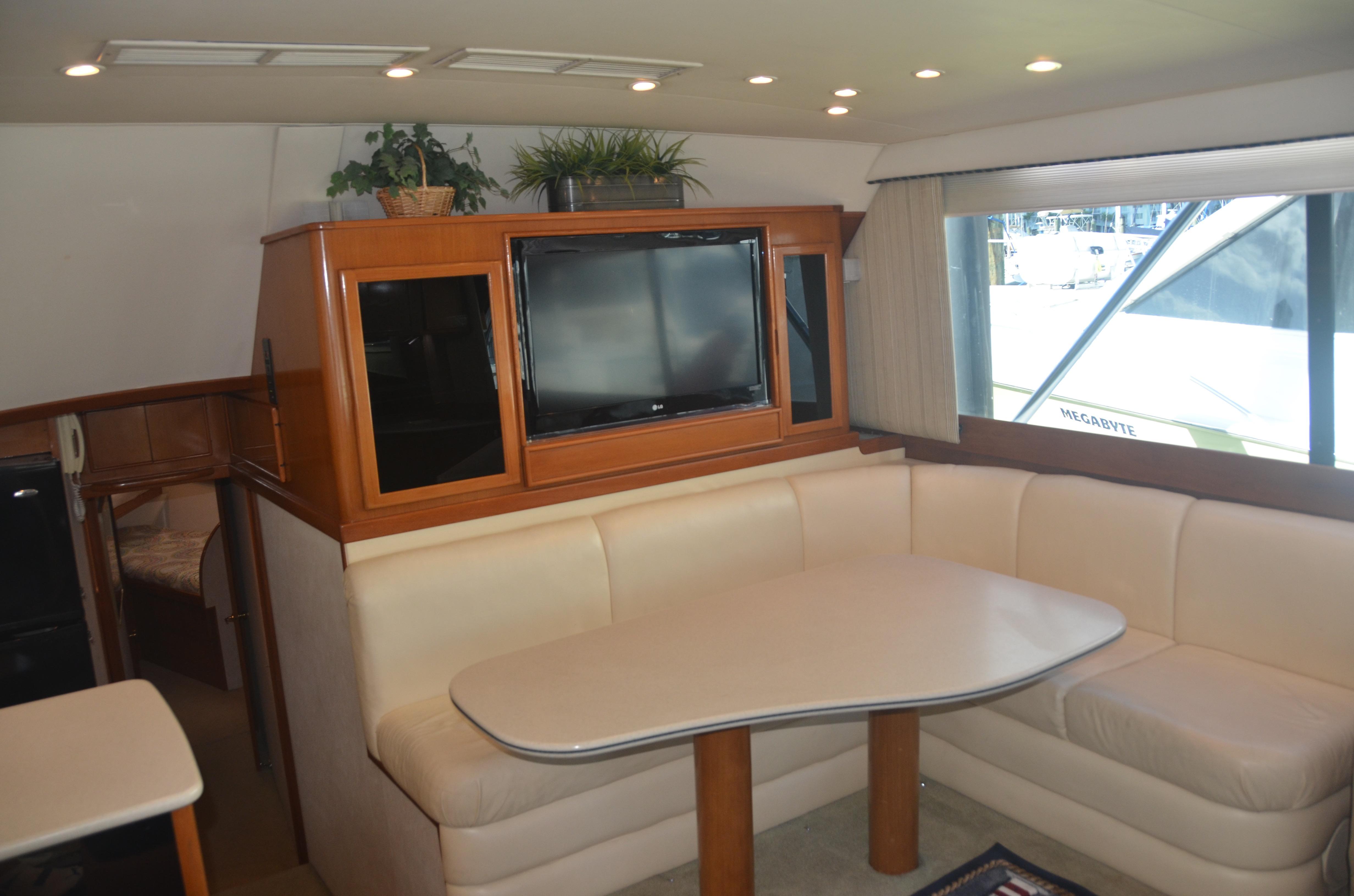 Post 50 Limitless-Dinette