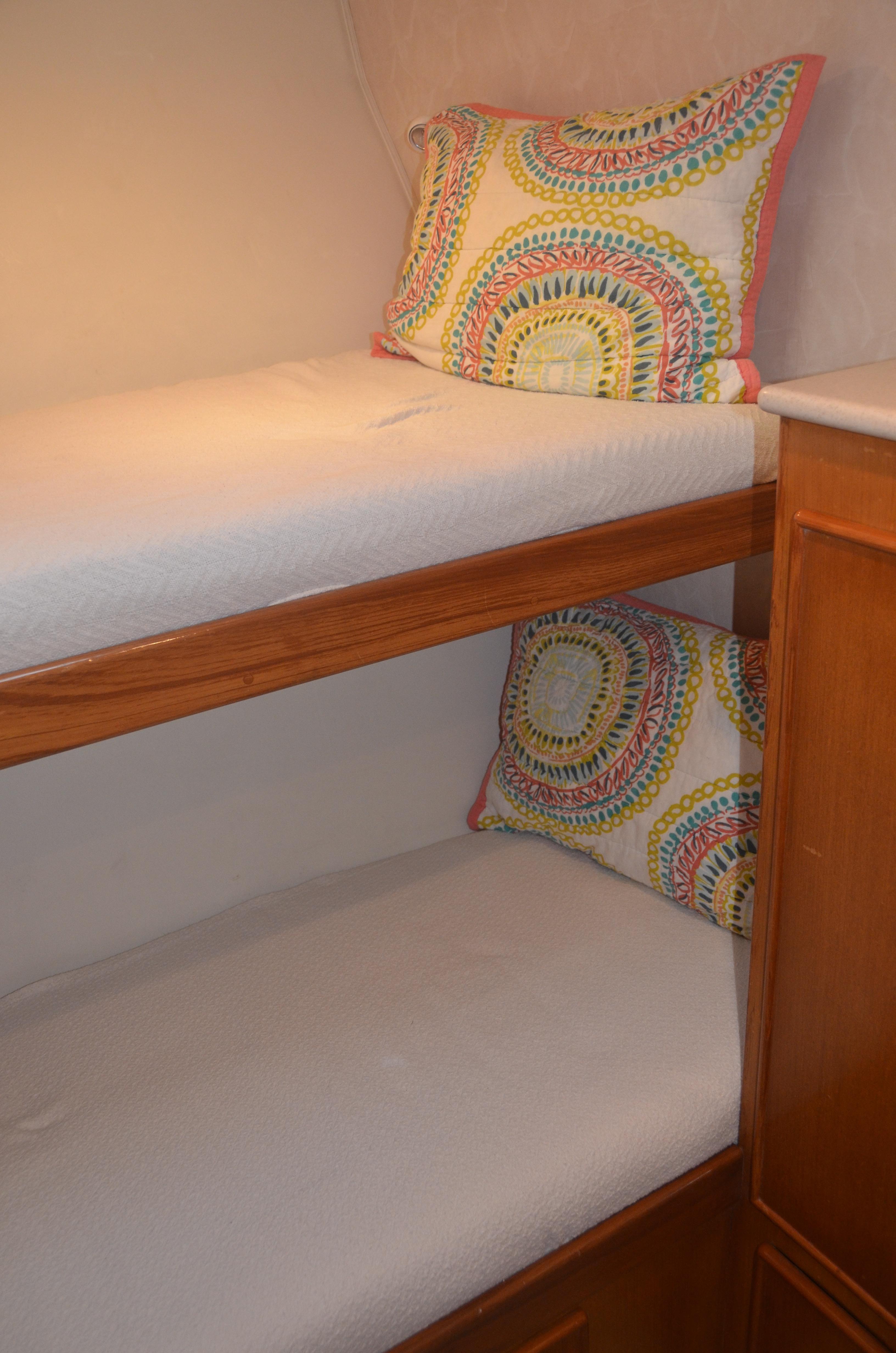 Post 50 Limitless-Guest Stateroom
