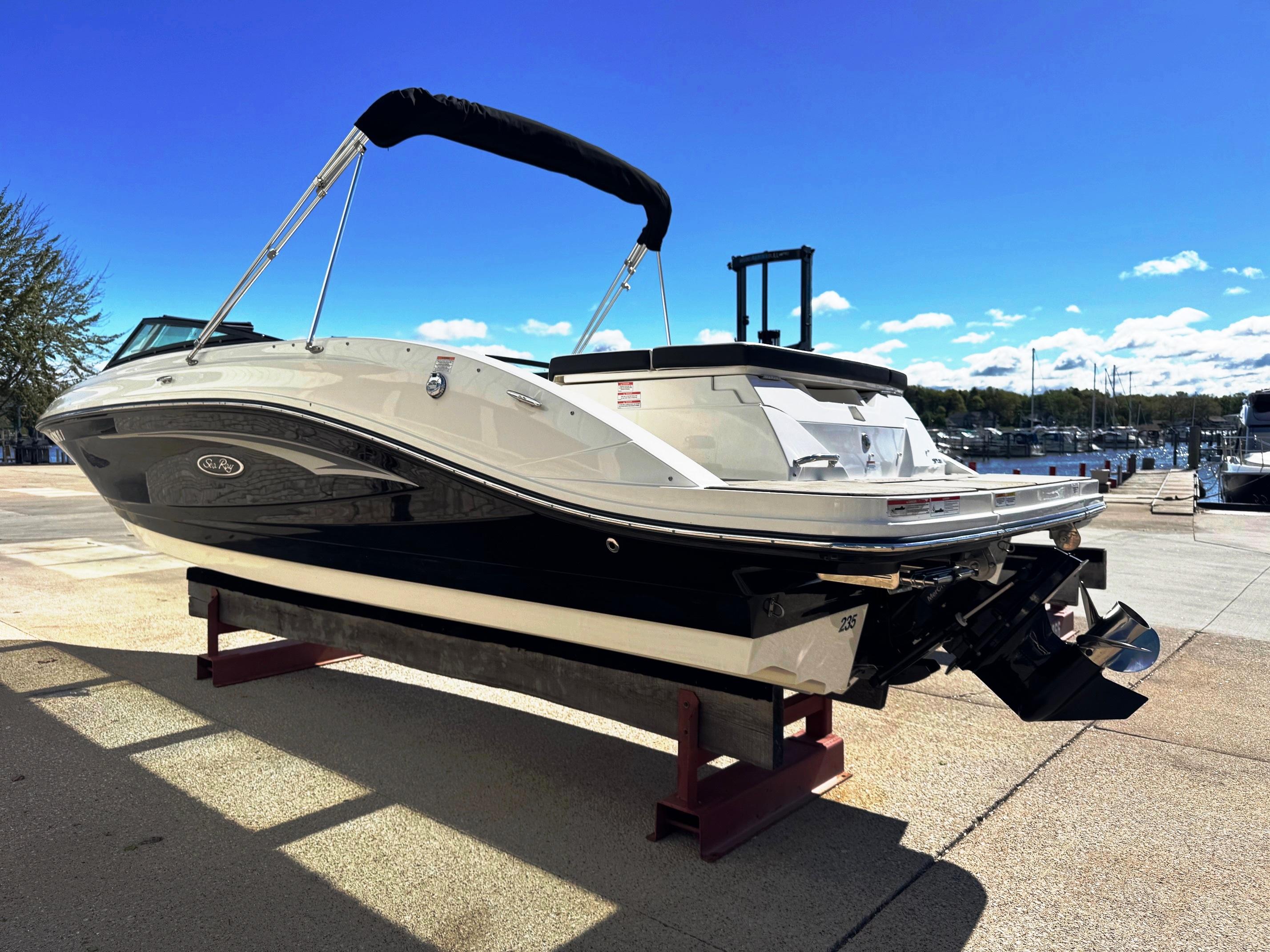 2022-sea-ray-230-spx-power-9807332-20250523104803097-1_XLARGE