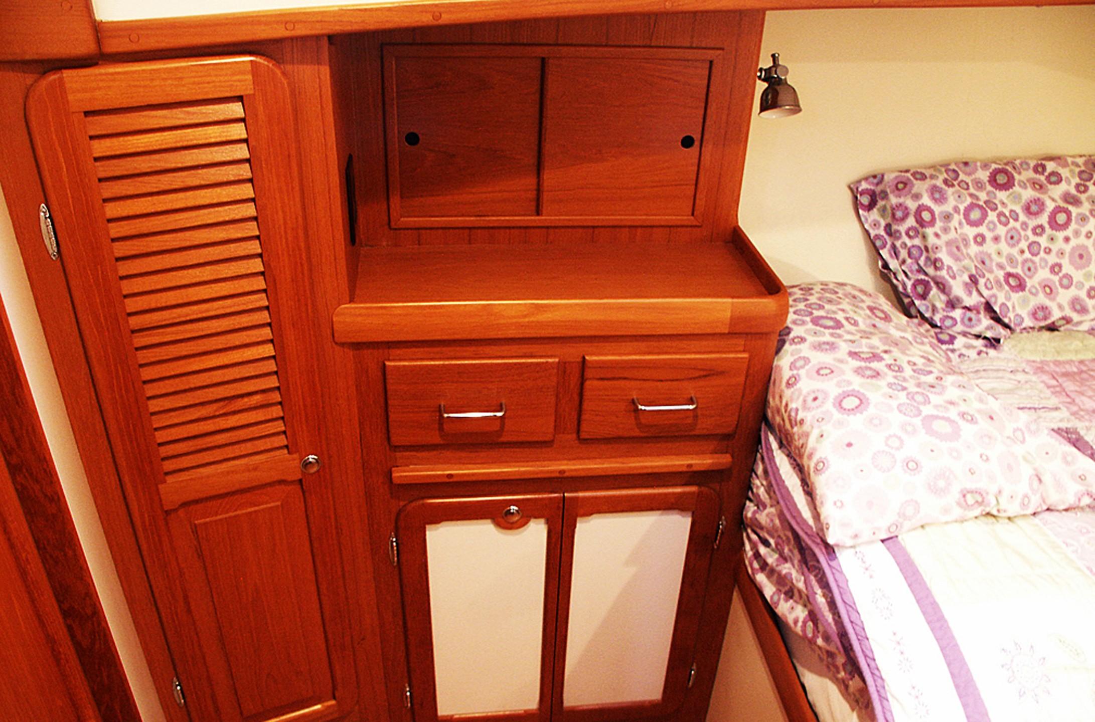 Guest Cabin Port Side