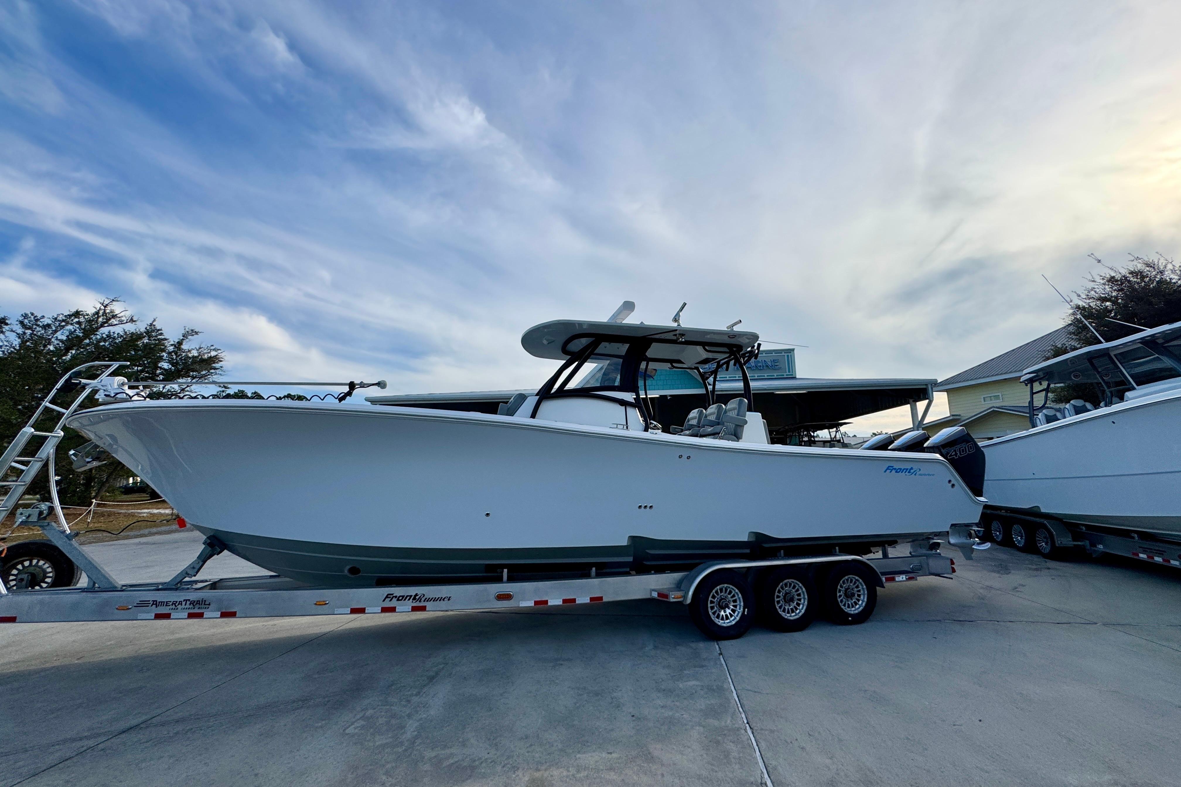 2023 Front Runner 36 Center Console