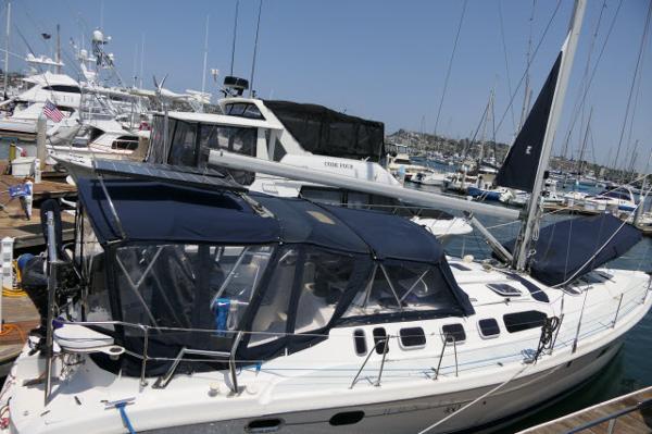 46' Hunter, Listing Number 100917670, Image No. 1