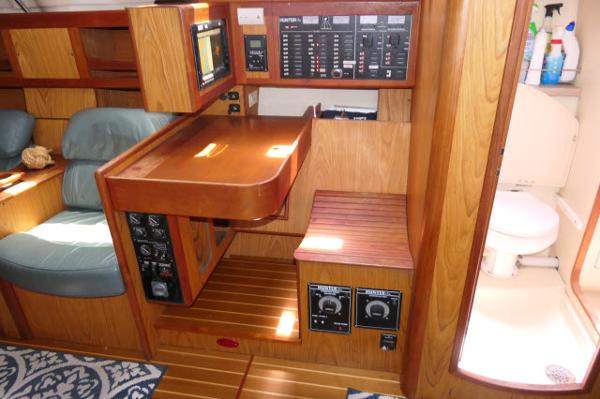 46' Hunter, Listing Number 100917670, - Photo No. 17