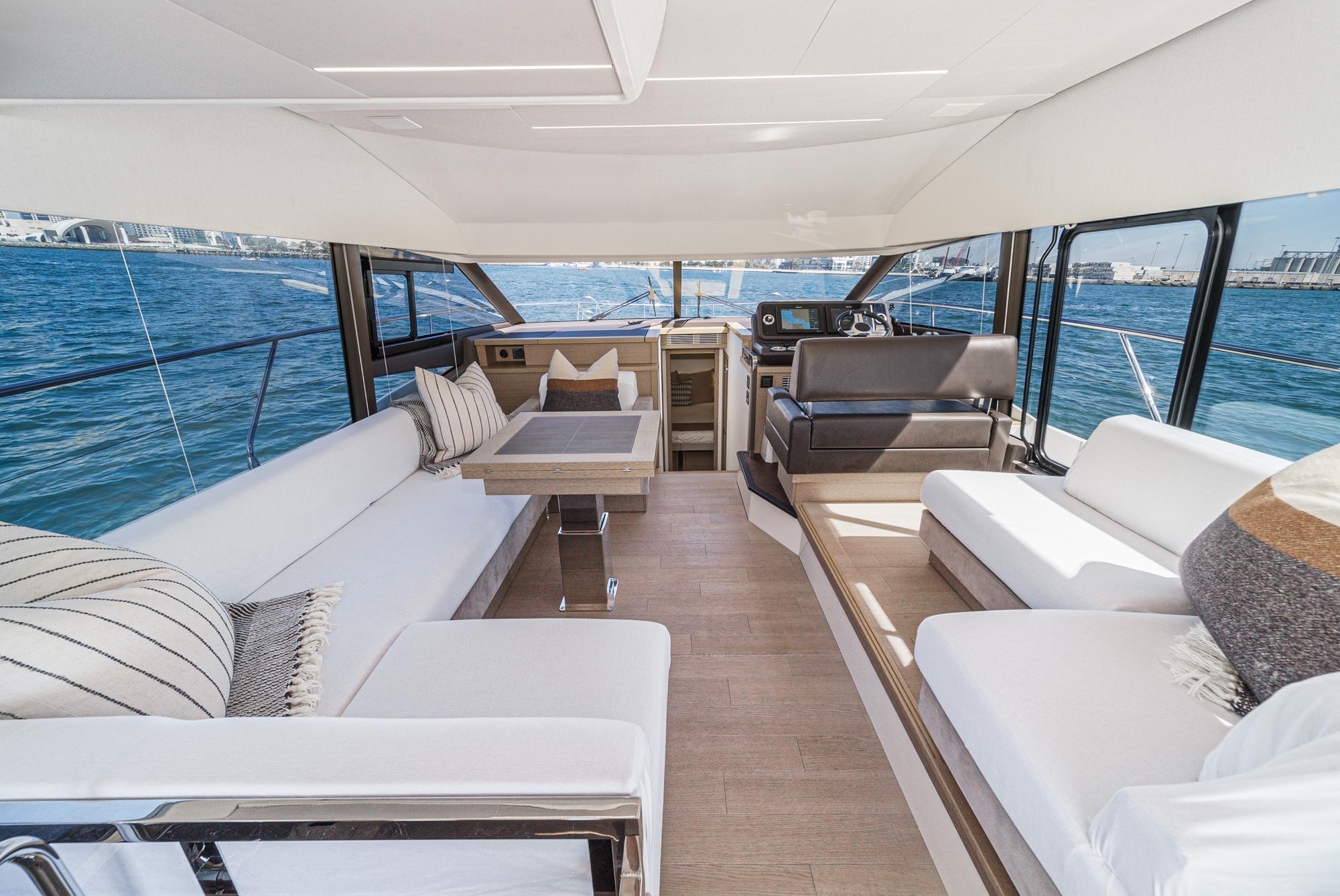 2019 Prestige 520 Fly #TBMC082B-LLC inventory image at Sun Country Marine Group, San Diego Marriott Marquis 2019 Prestige 520 Fly #TBMC082B-LLC inventory image at Sun Country Marine Group, San Diego Marriott Marquis