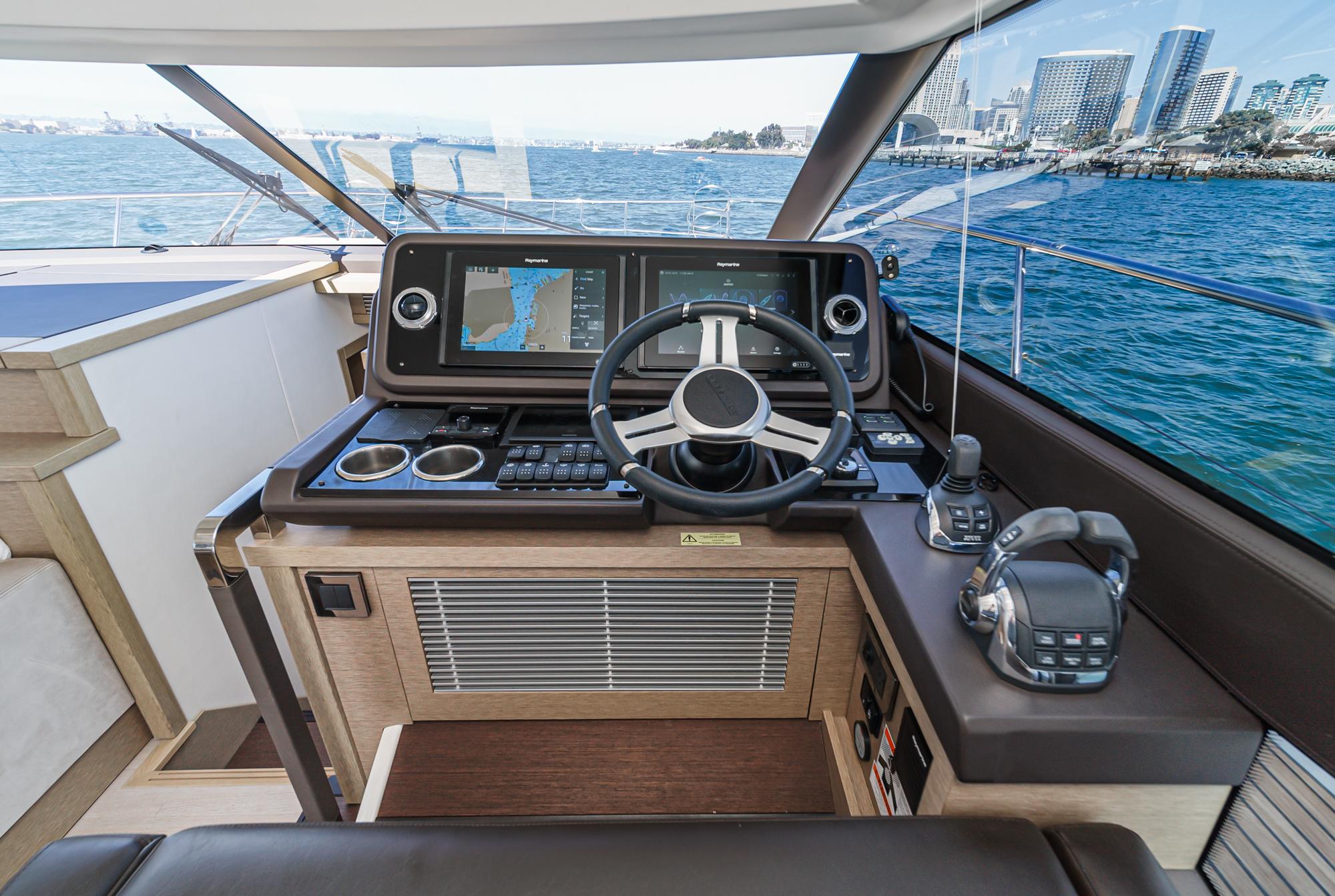 2019 Prestige 520 Fly #TBMC082B-LLC inventory image at Sun Country Marine Group, San Diego Marriott Marquis 2019 Prestige 520 Fly #TBMC082B-LLC inventory image at Sun Country Marine Group, San Diego Marriott Marquis