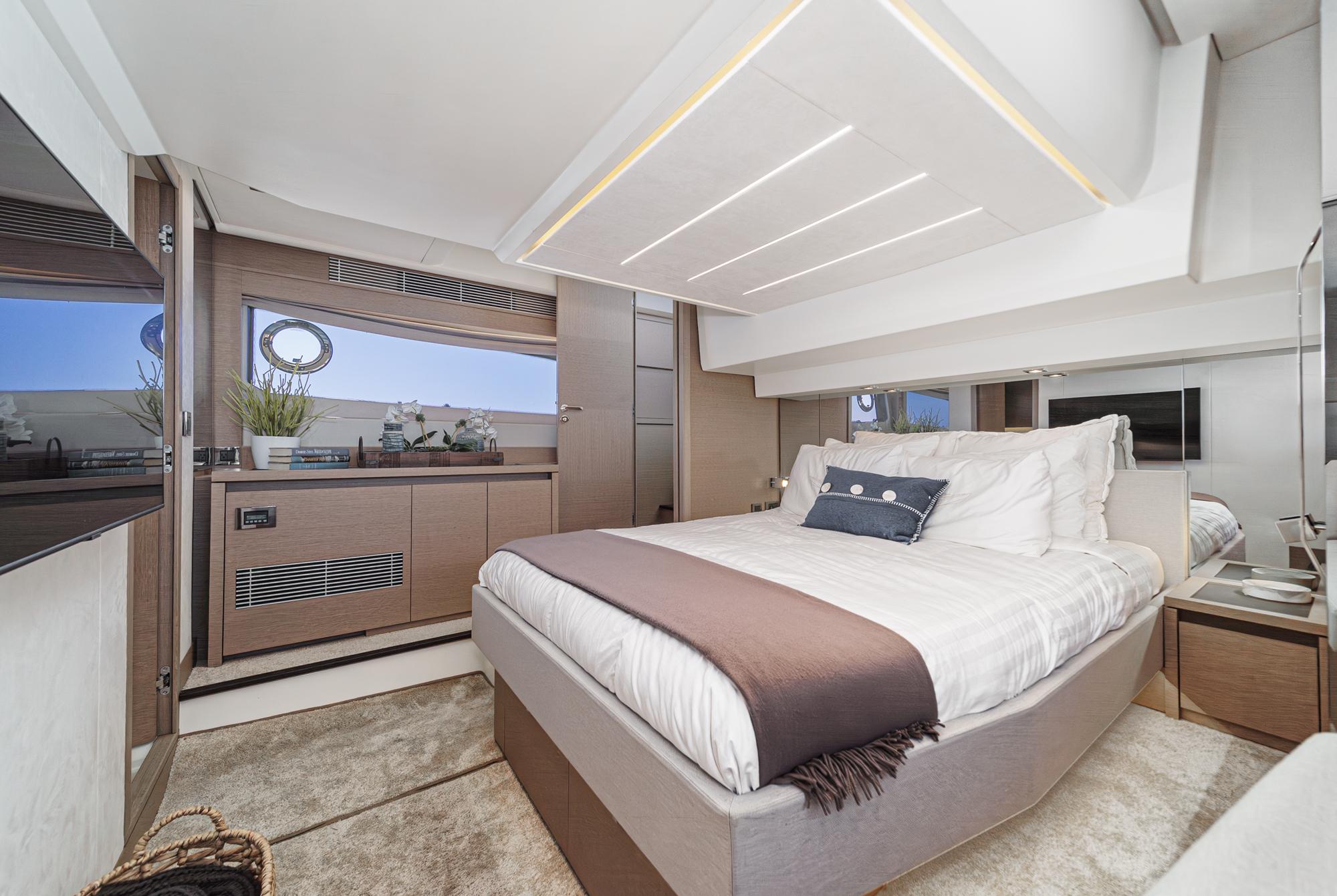 2019 Prestige 520 Fly #TBMC082B-LLC inventory image at Sun Country Marine Group, San Diego Marriott Marquis 2019 Prestige 520 Fly #TBMC082B-LLC inventory image at Sun Country Marine Group, San Diego Marriott Marquis