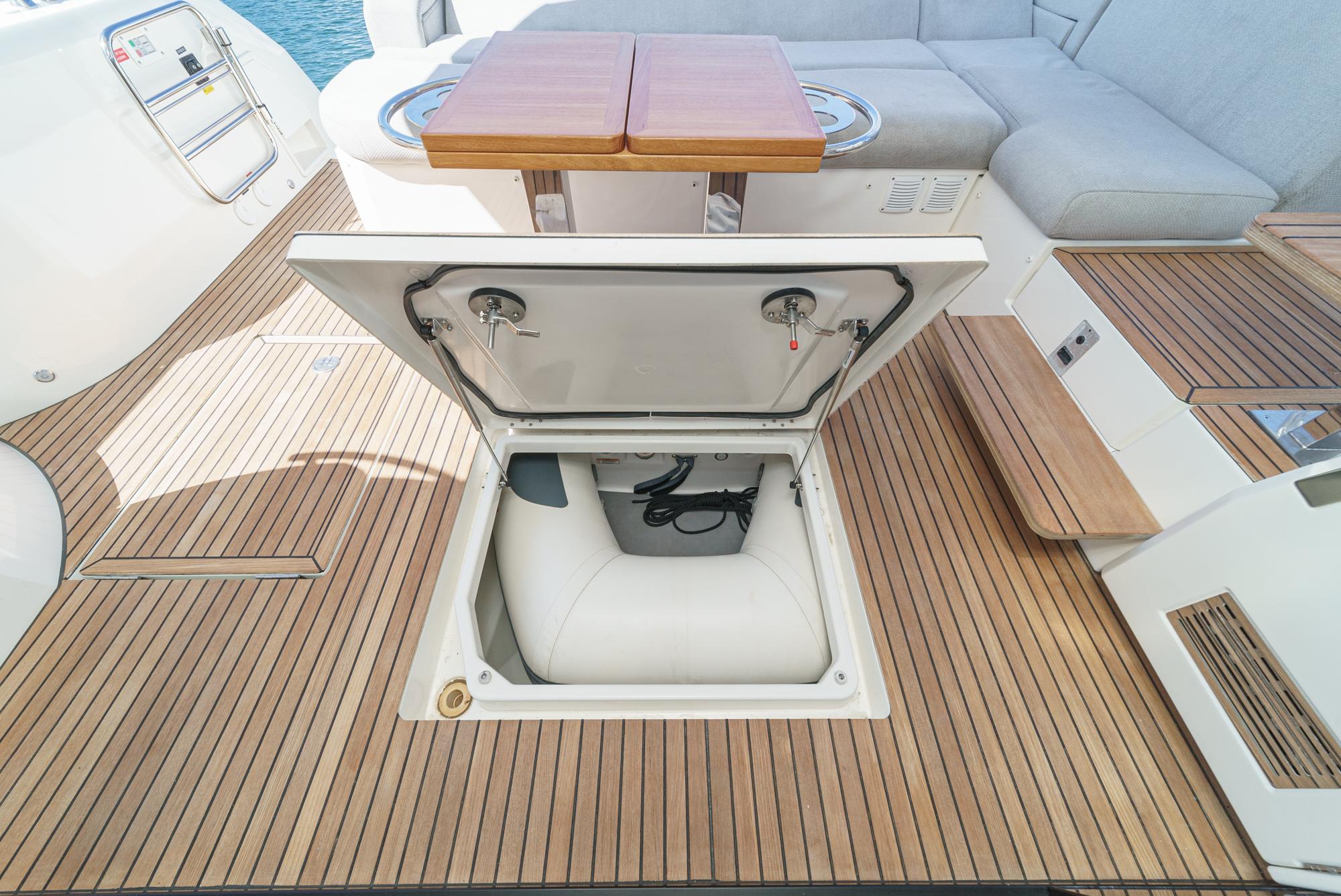 2019 Prestige 520 Fly #TBMC082B-LLC inventory image at Sun Country Marine Group, San Diego Marriott Marquis 2019 Prestige 520 Fly #TBMC082B-LLC inventory image at Sun Country Marine Group, San Diego Marriott Marquis