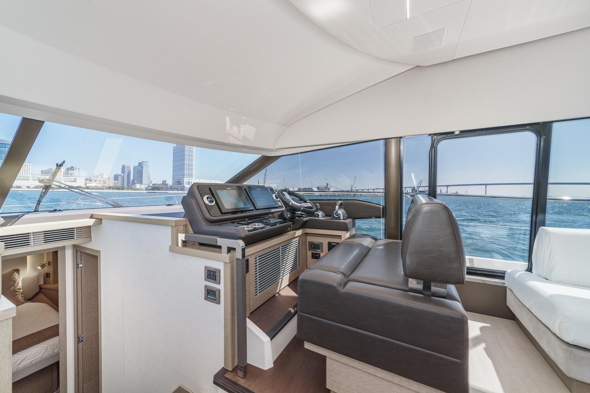 2019 Prestige 520 Fly #TBMC082B-LLC inventory image at Sun Country Marine Group, San Diego Marriott Marquis 2019 Prestige 520 Fly #TBMC082B-LLC inventory image at Sun Country Marine Group, San Diego Marriott Marquis