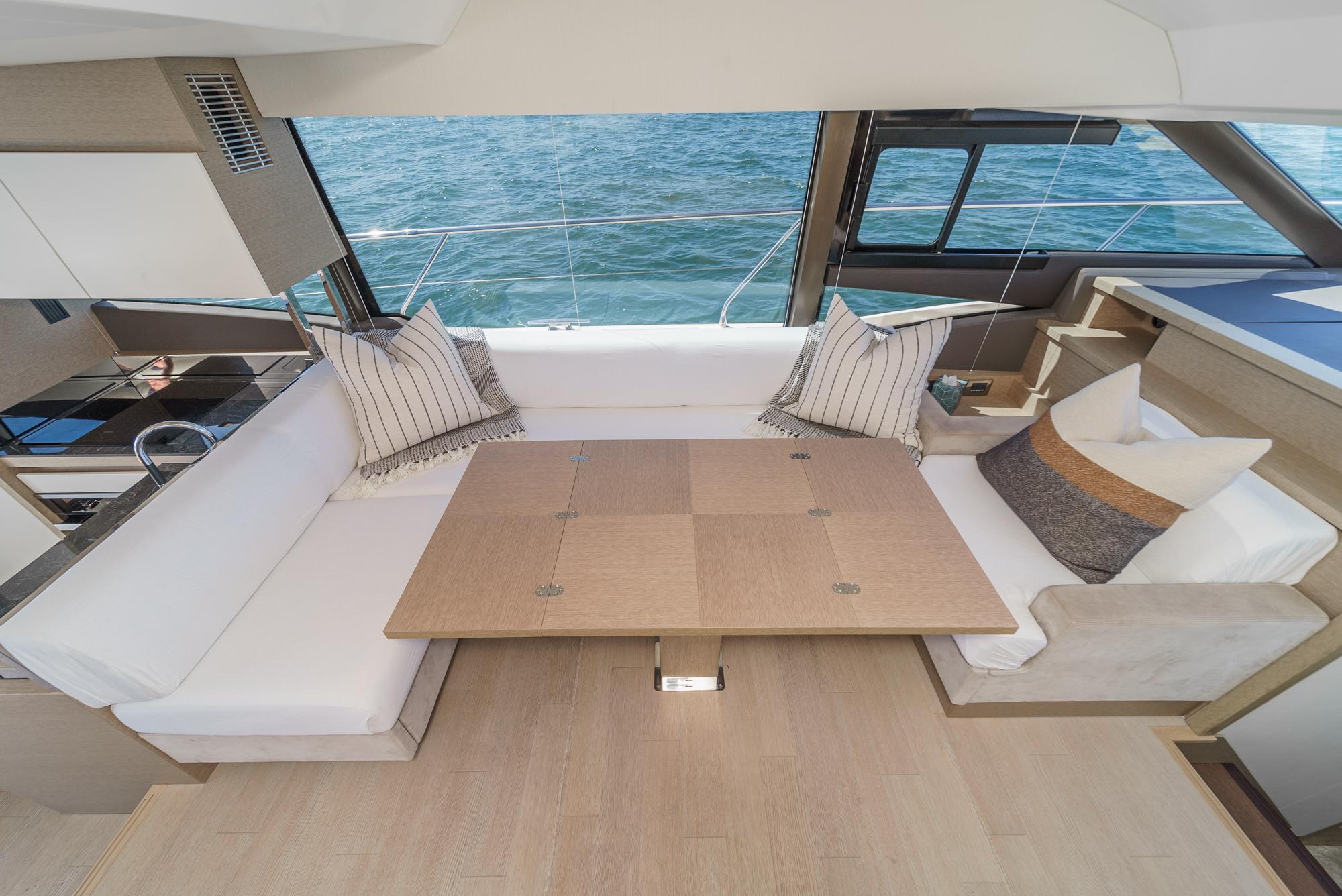 2019 Prestige 520 Fly #TBMC082B-LLC inventory image at Sun Country Marine Group, San Diego Marriott Marquis 2019 Prestige 520 Fly #TBMC082B-LLC inventory image at Sun Country Marine Group, San Diego Marriott Marquis