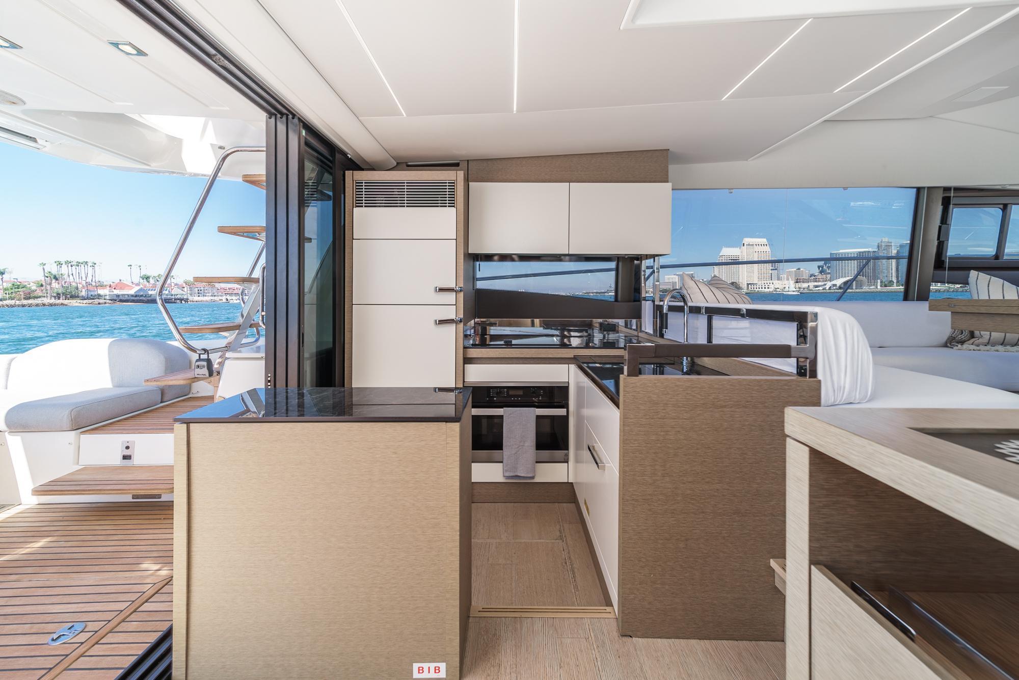 2019 Prestige 520 Fly #TBMC082B-LLC inventory image at Sun Country Marine Group, San Diego Marriott Marquis 2019 Prestige 520 Fly #TBMC082B-LLC inventory image at Sun Country Marine Group, San Diego Marriott Marquis