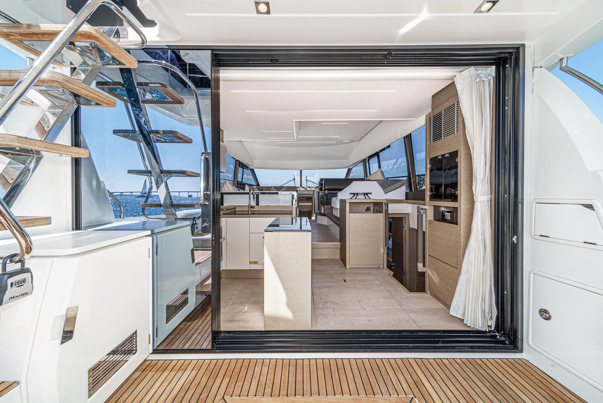 2019 Prestige 520 Fly #TBMC082B-LLC inventory image at Sun Country Marine Group, San Diego Marriott Marquis 2019 Prestige 520 Fly #TBMC082B-LLC inventory image at Sun Country Marine Group, San Diego Marriott Marquis