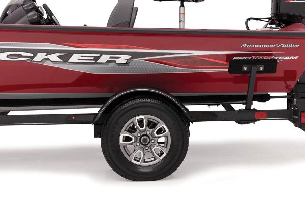 2021 Tracker Boats boat for sale, model of the boat is Pro Team 175 TXW Tournament Edition & Image # 12 of 44