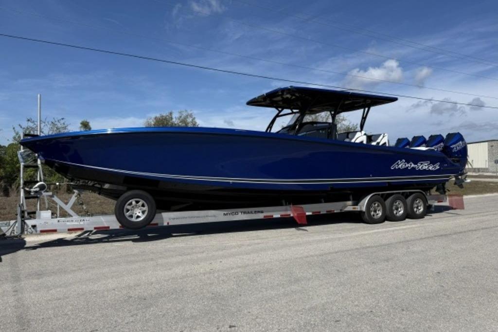 2023 Nor-Tech 390 Sport Center Console