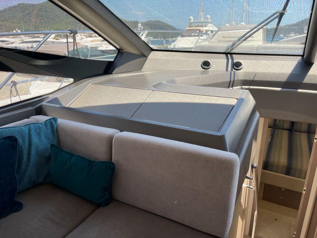 2019 Sunseeker 52