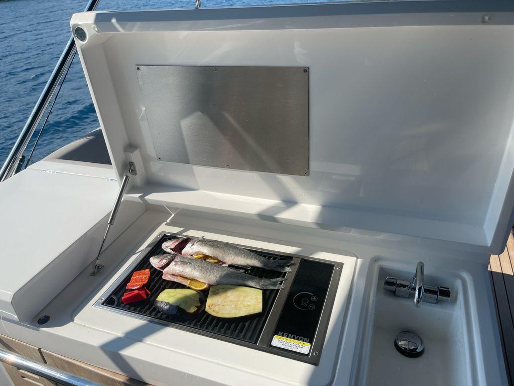 2019 Sunseeker 52